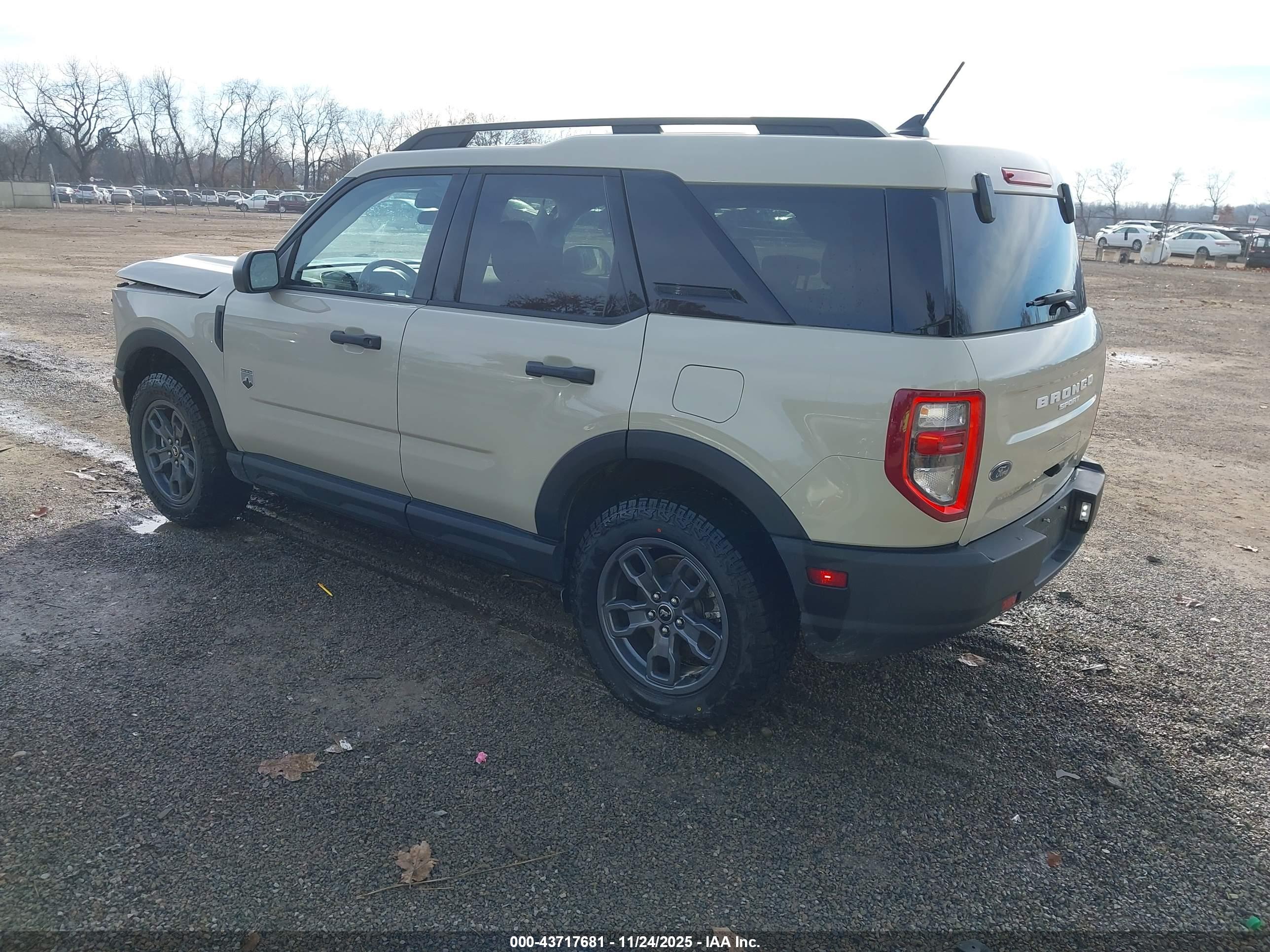 FORD BRONCO image 3