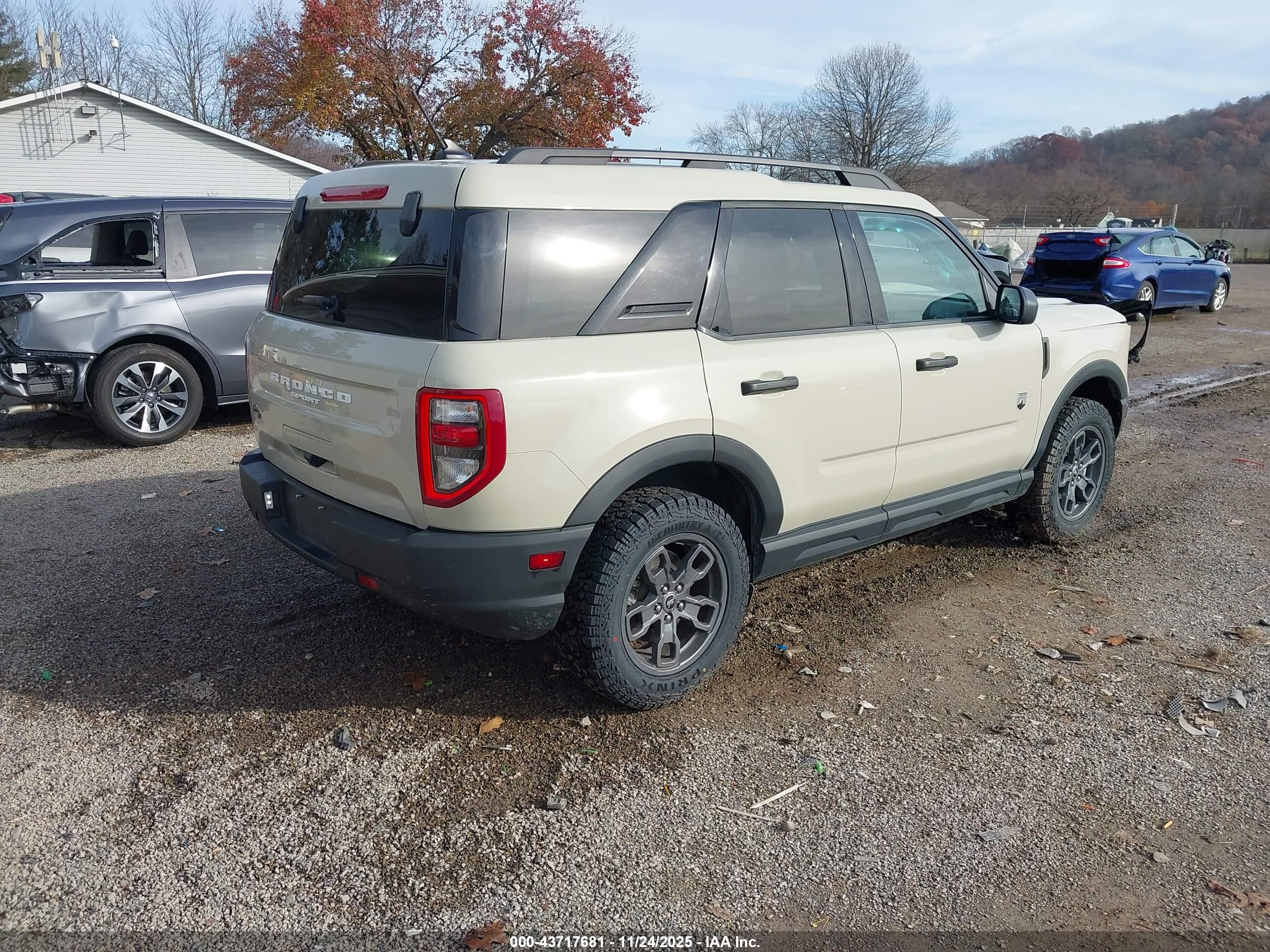 FORD BRONCO image 4
