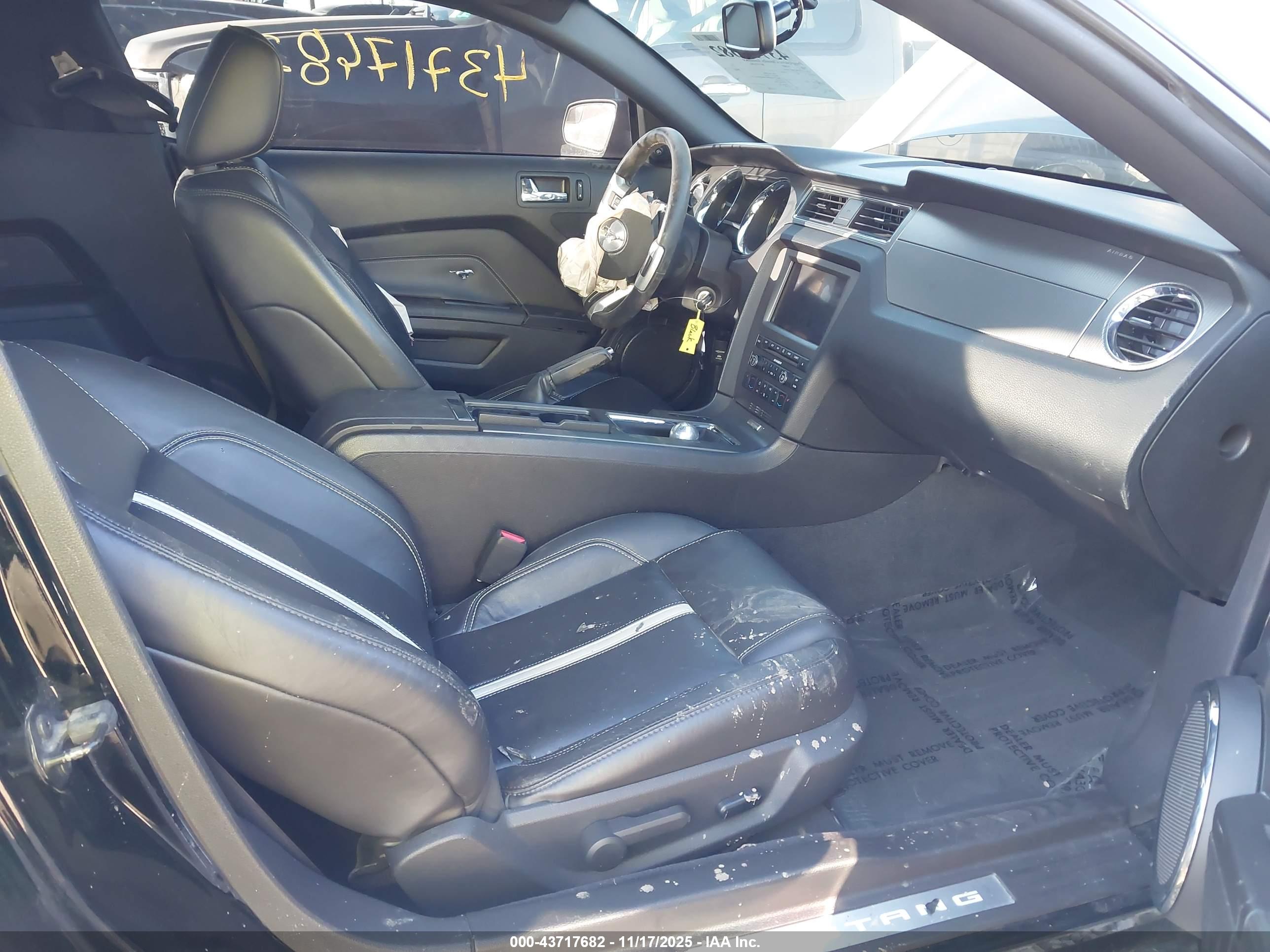 FORD MUSTANG image 5