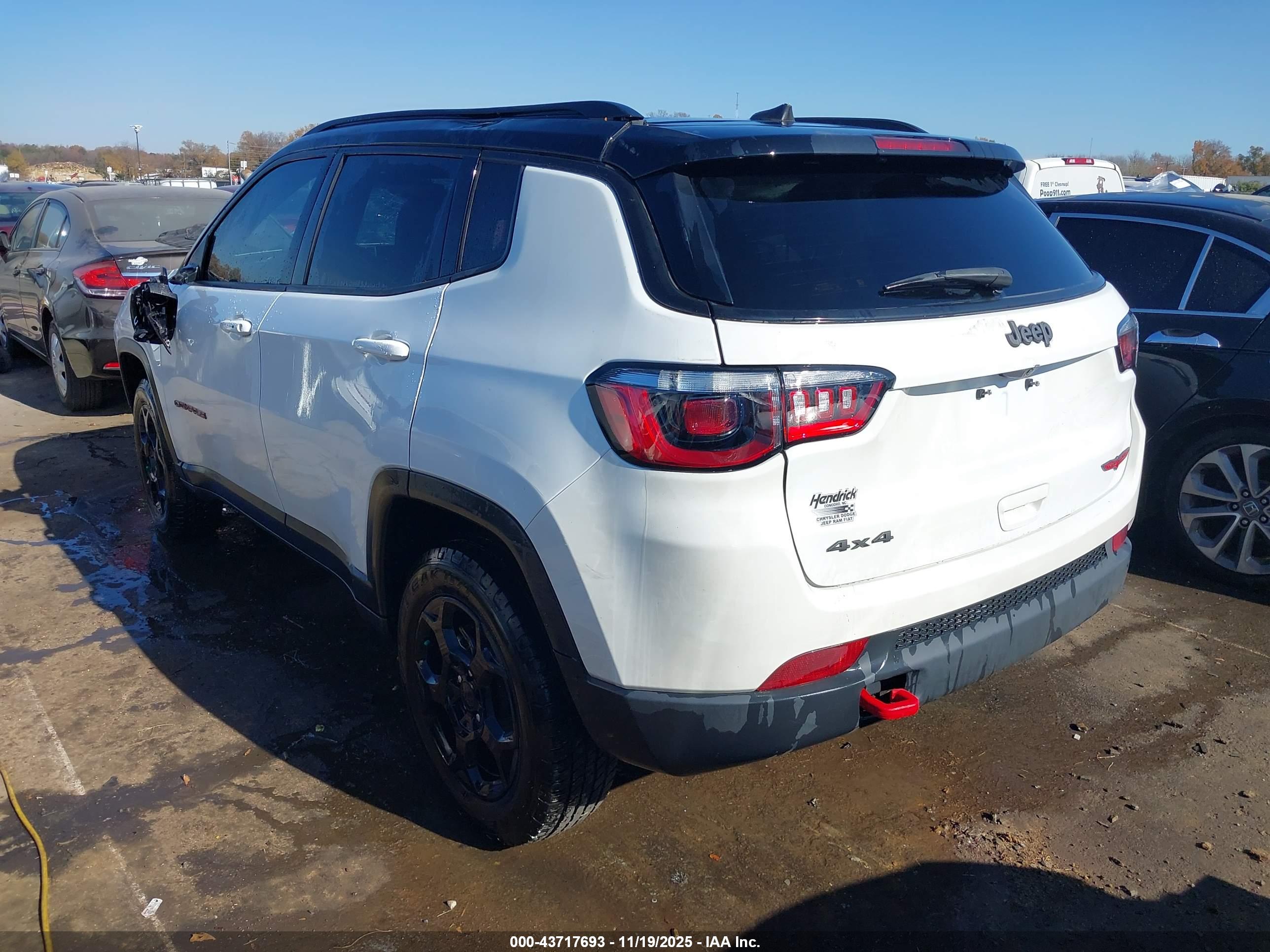JEEP COMPASS image 3