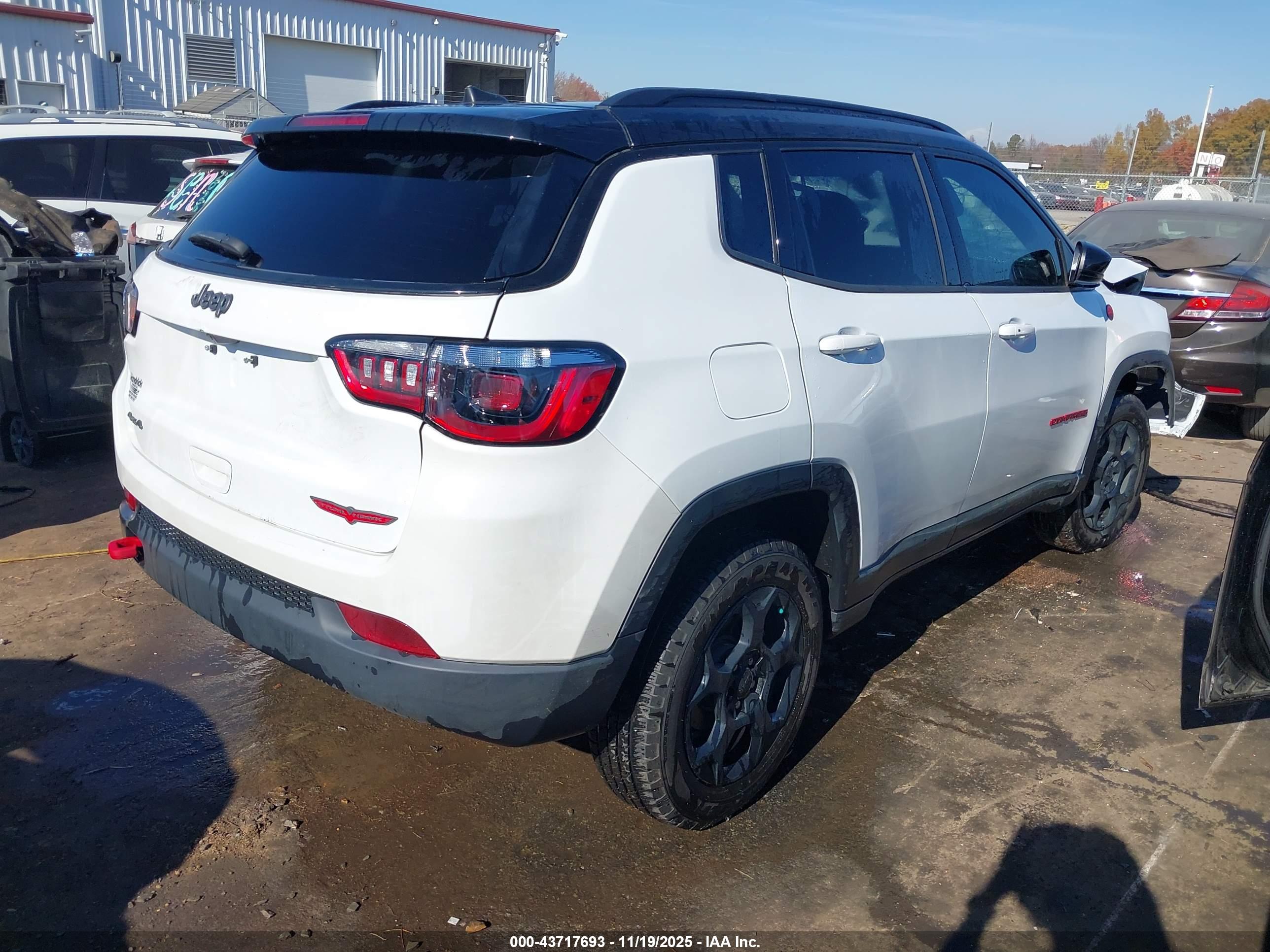 JEEP COMPASS image 4