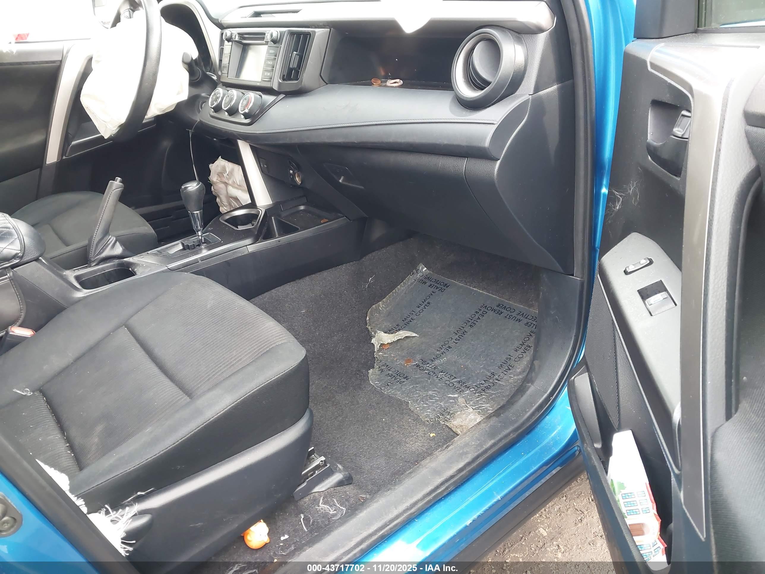TOYOTA RAV4 image 5