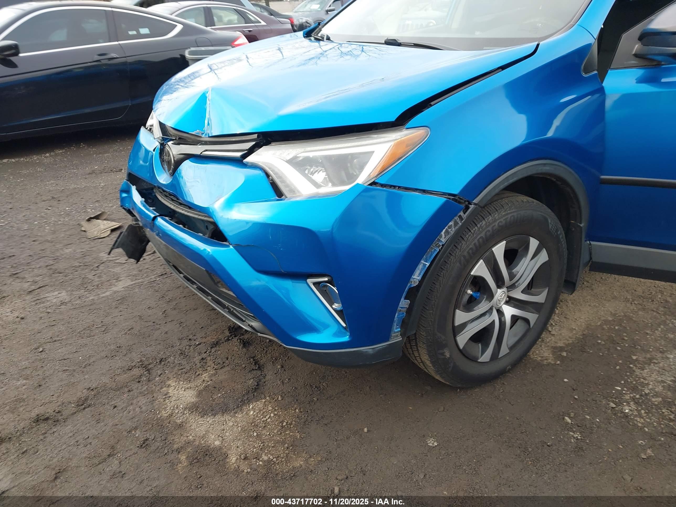 TOYOTA RAV4 image 6