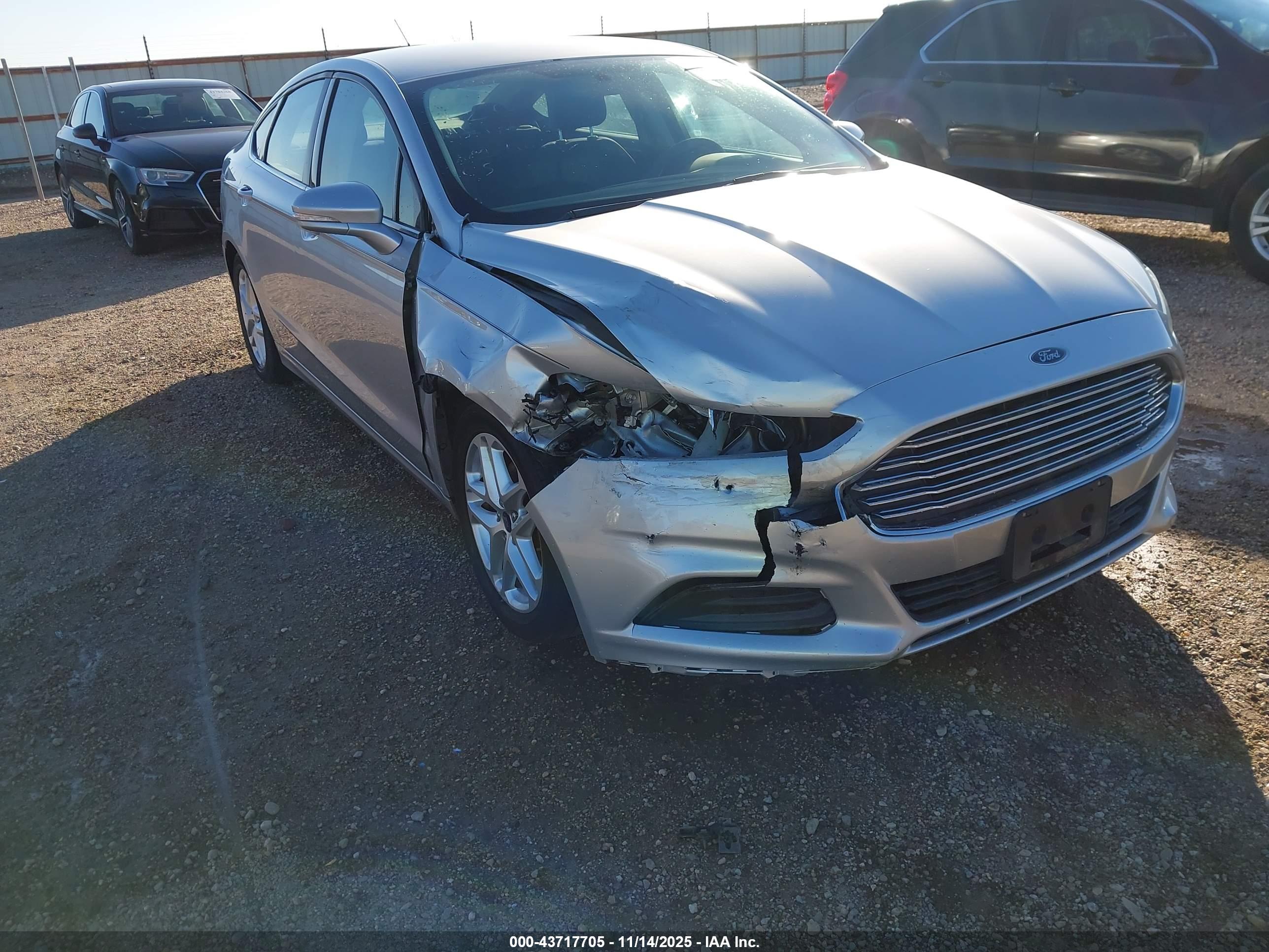 FORD FUSION image 6