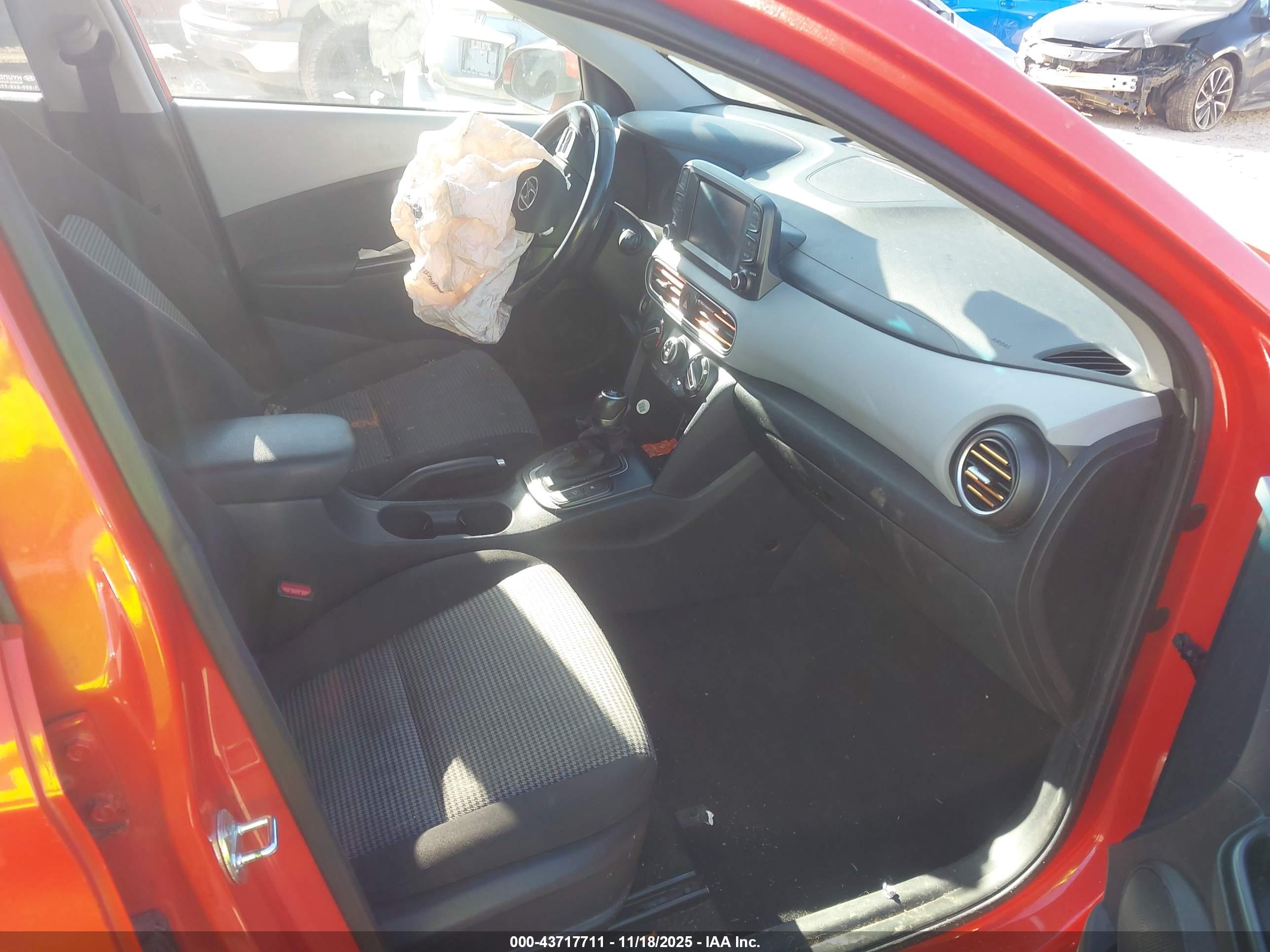 HYUNDAI KONA image 5