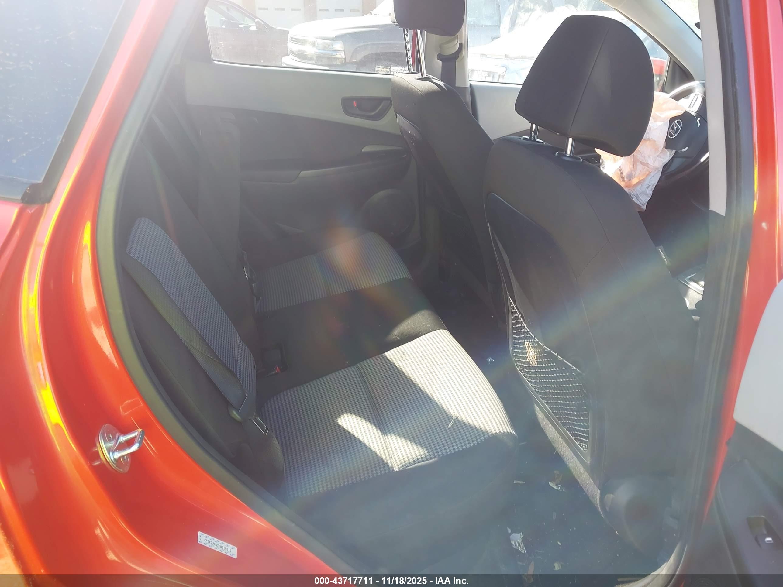 HYUNDAI KONA image 8