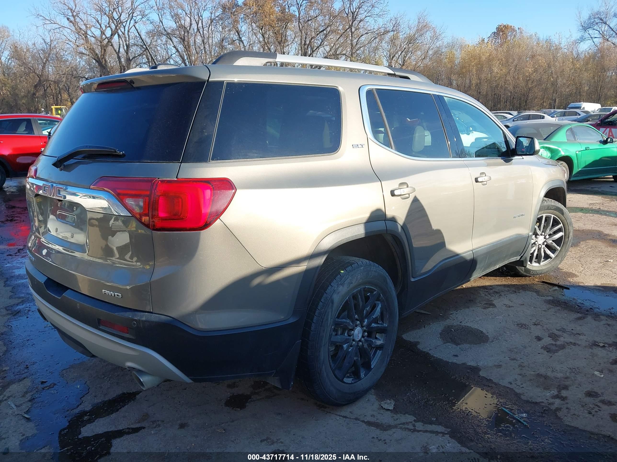 GMC ACADIA image 4
