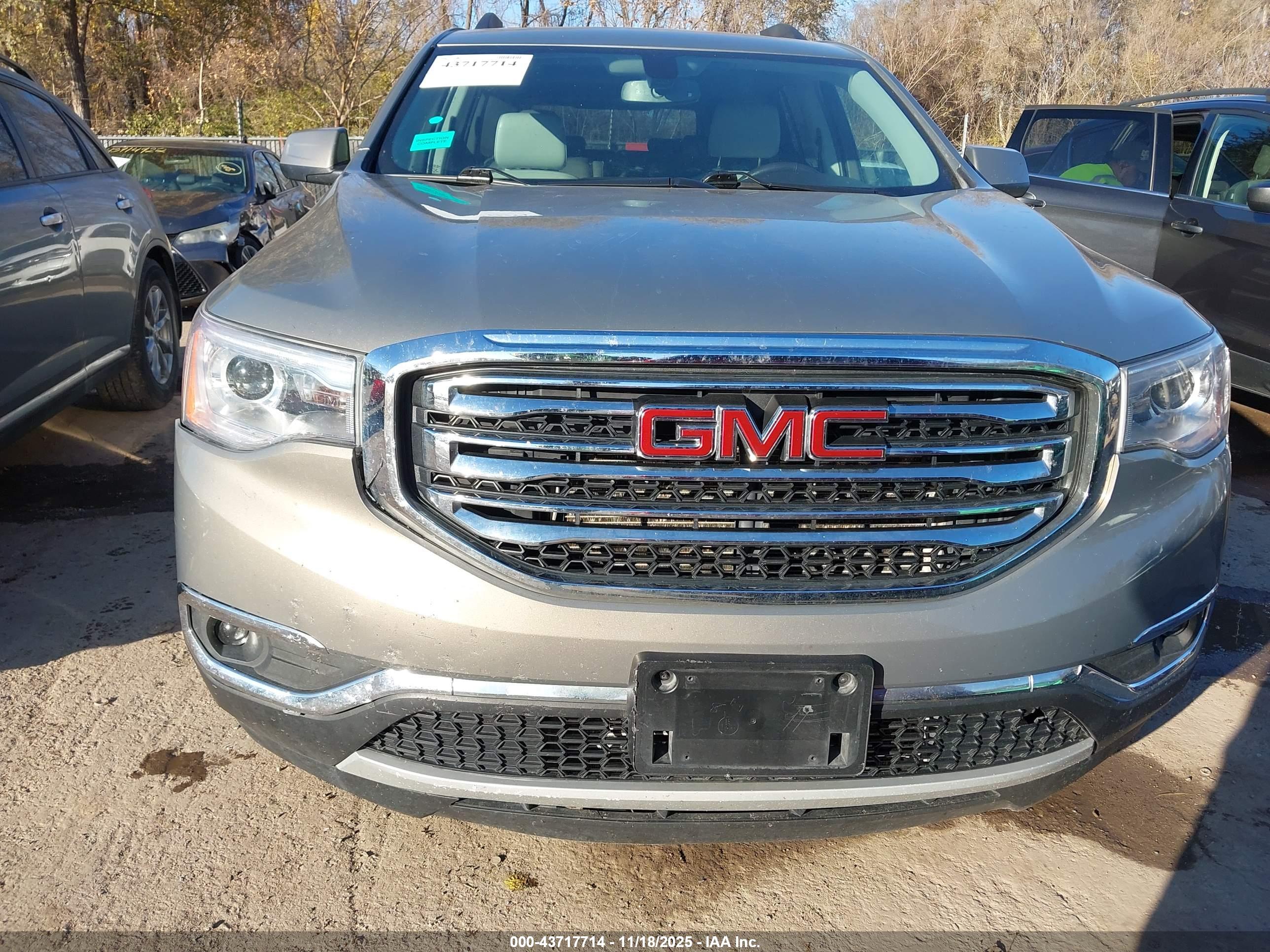 GMC ACADIA image 6