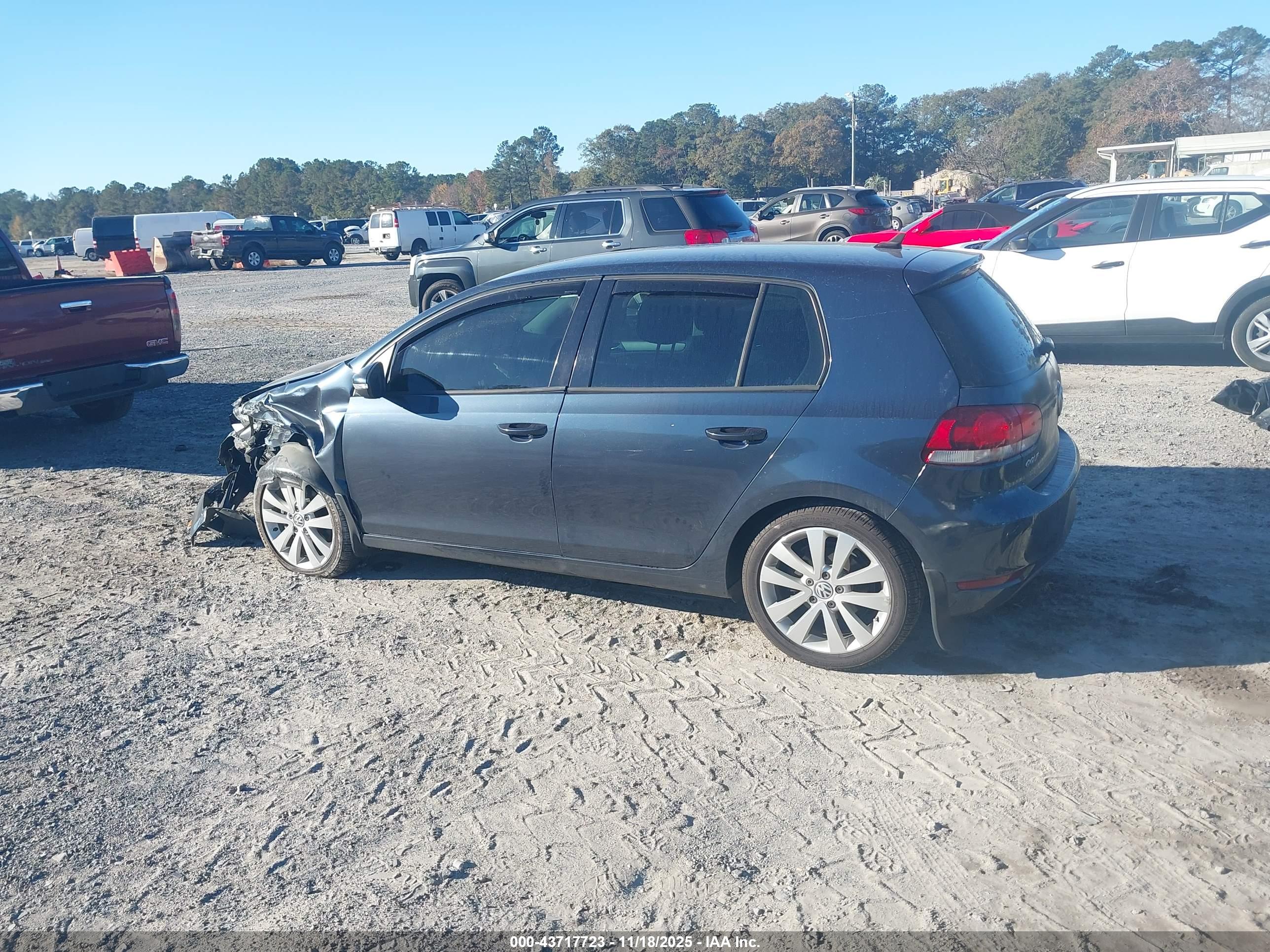 VOLKSWAGEN GOLF image 3
