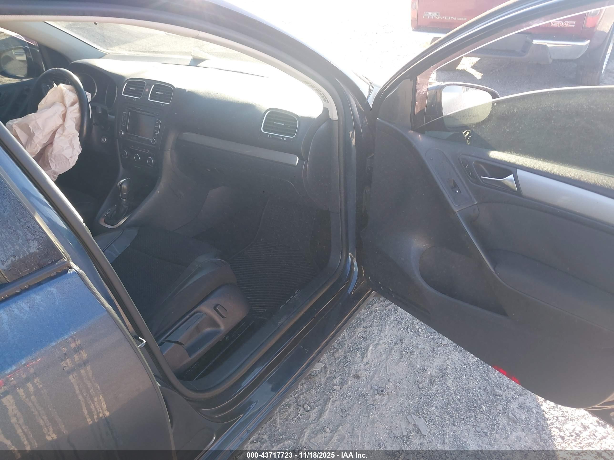 VOLKSWAGEN GOLF image 5