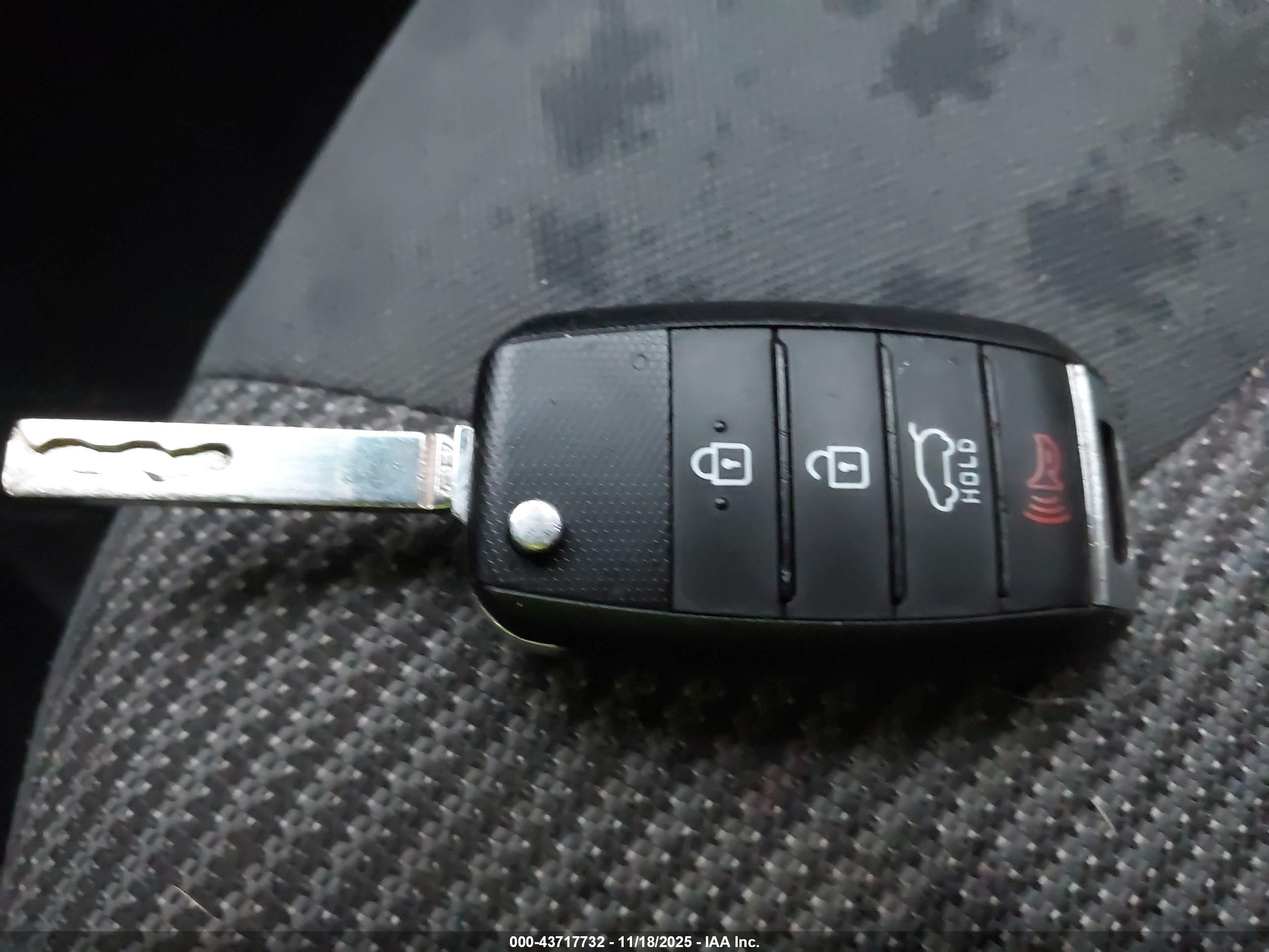 KIA NIRO image 11
