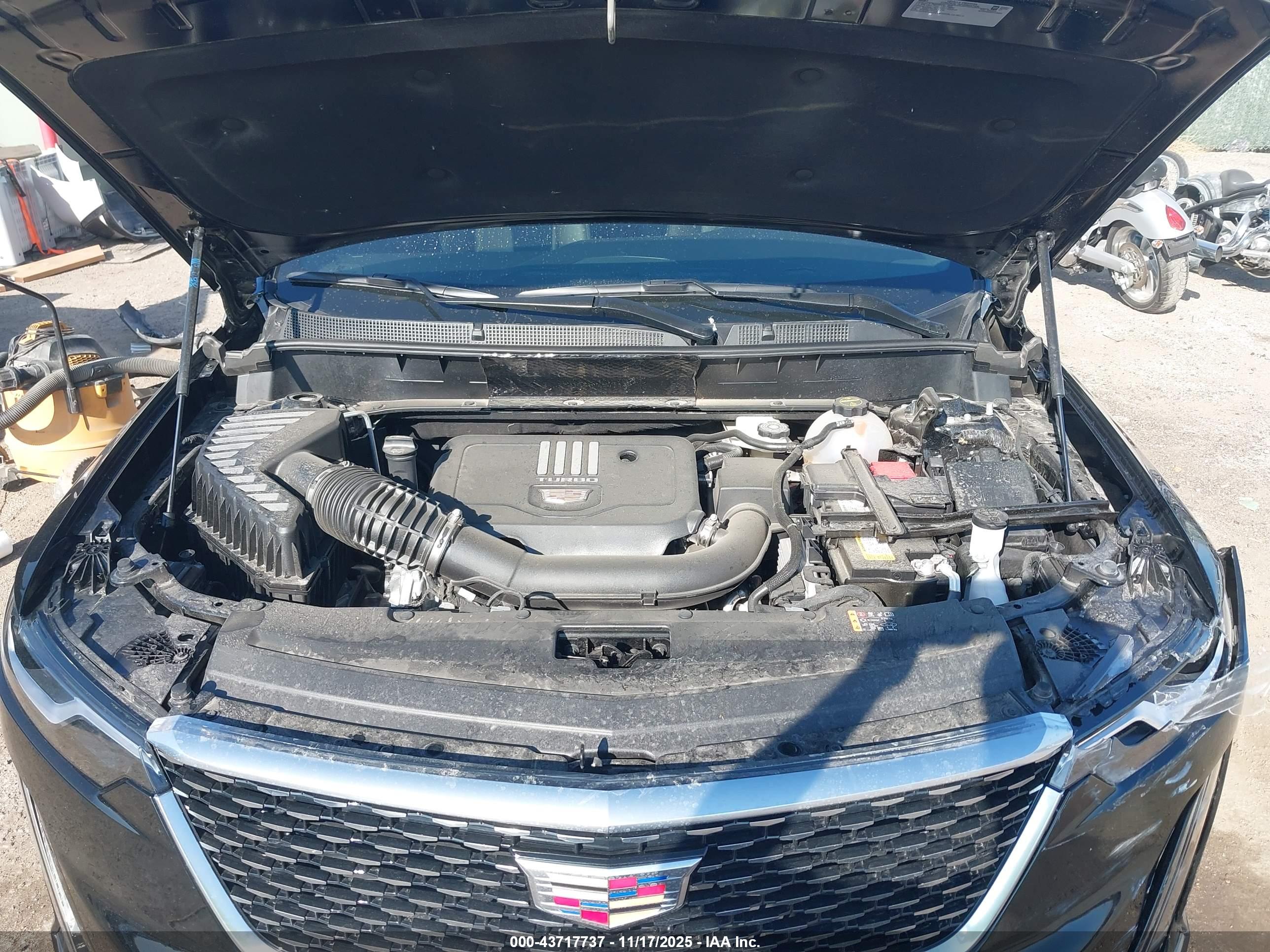 CADILLAC XT6 image 10