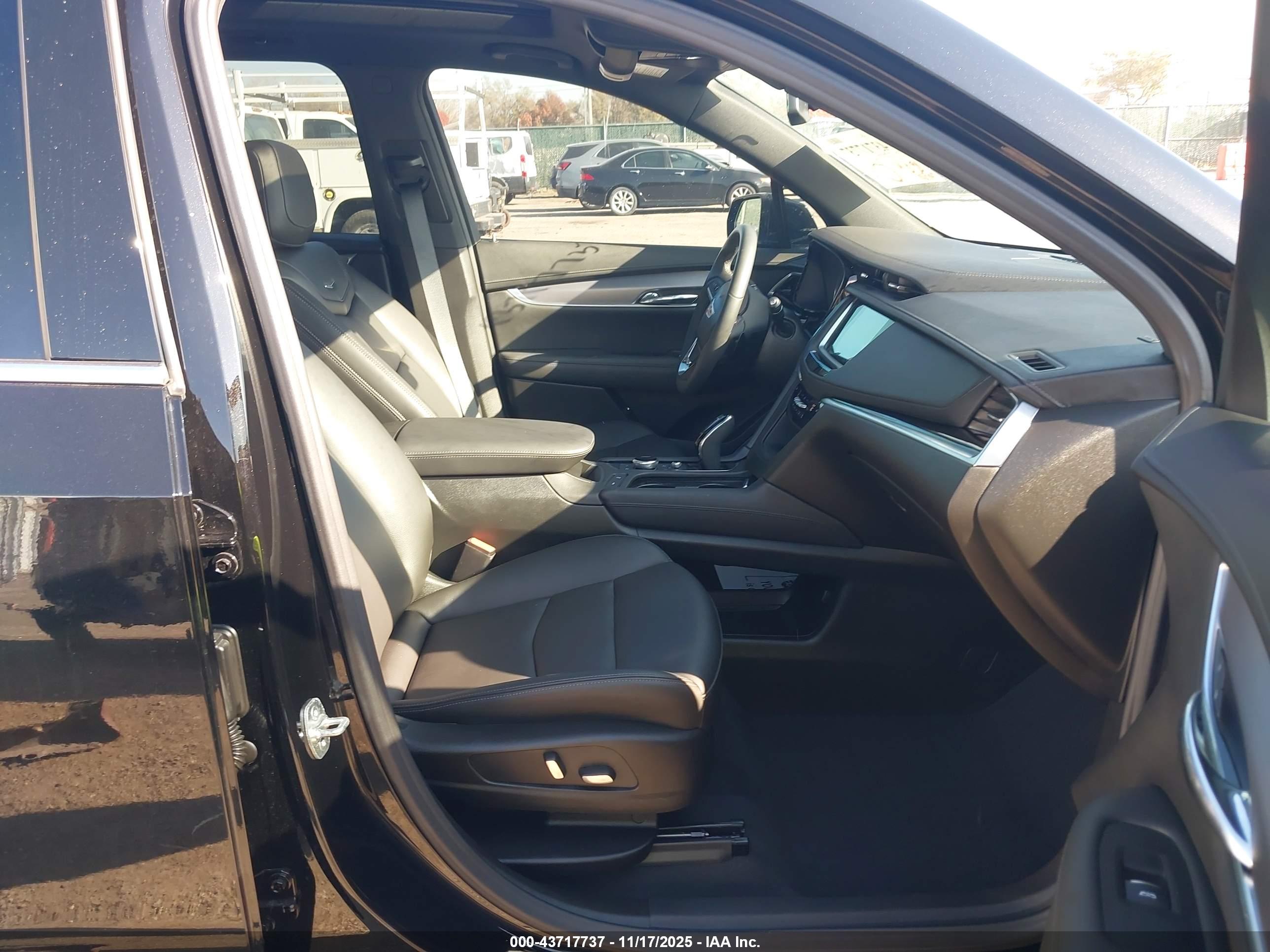 CADILLAC XT6 image 5