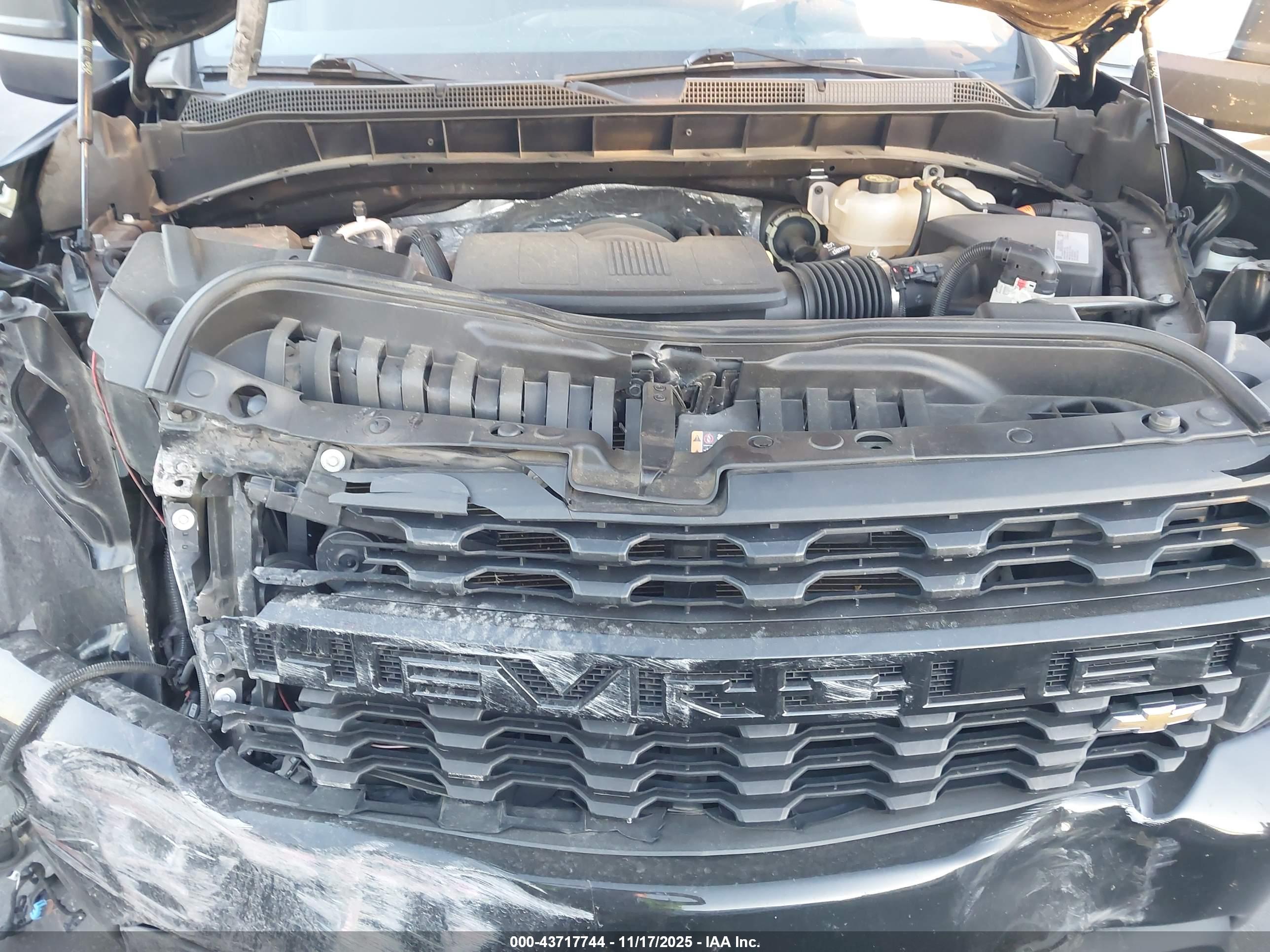 CHEVROLET SILVERADO image 10
