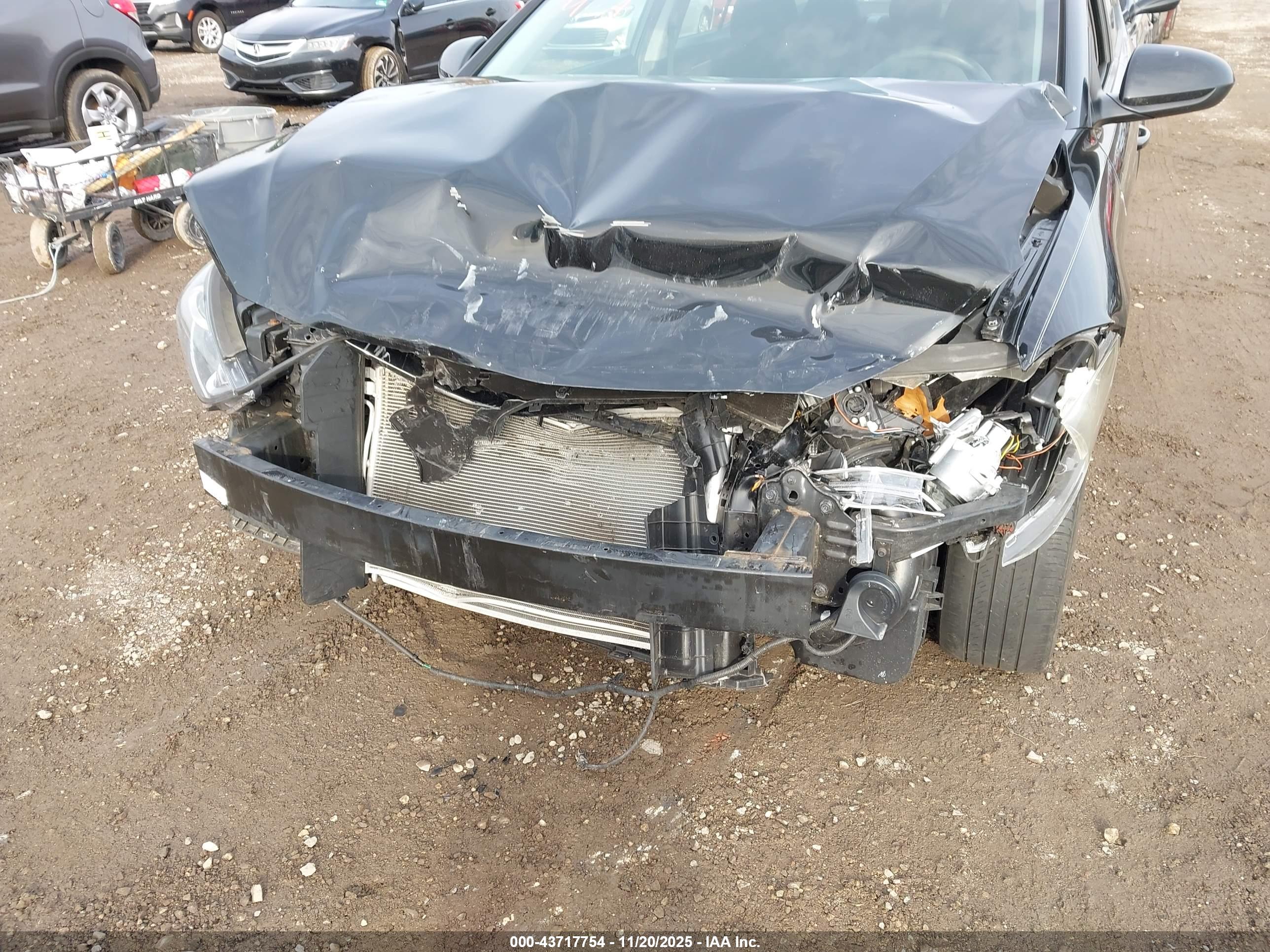HYUNDAI ELANTRA image 6