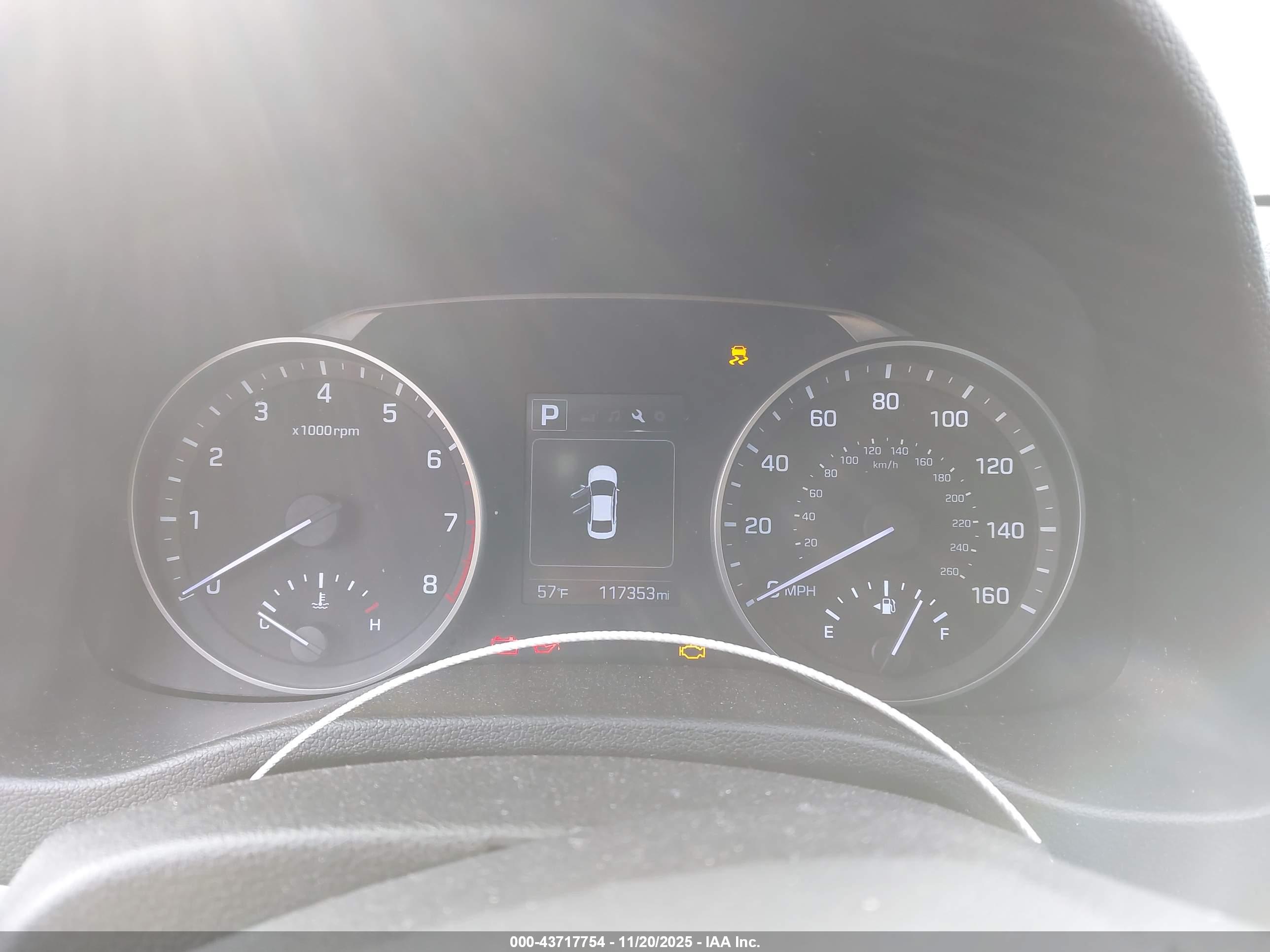 HYUNDAI ELANTRA image 7