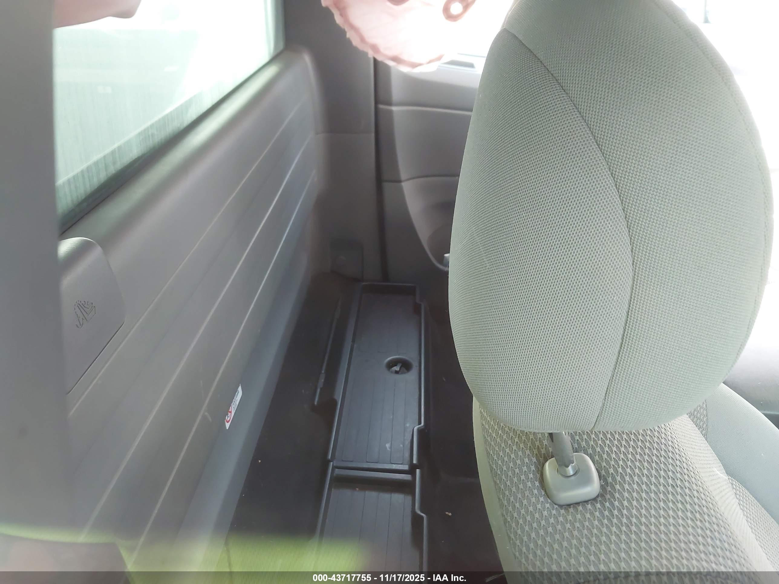 TOYOTA TACOMA image 8