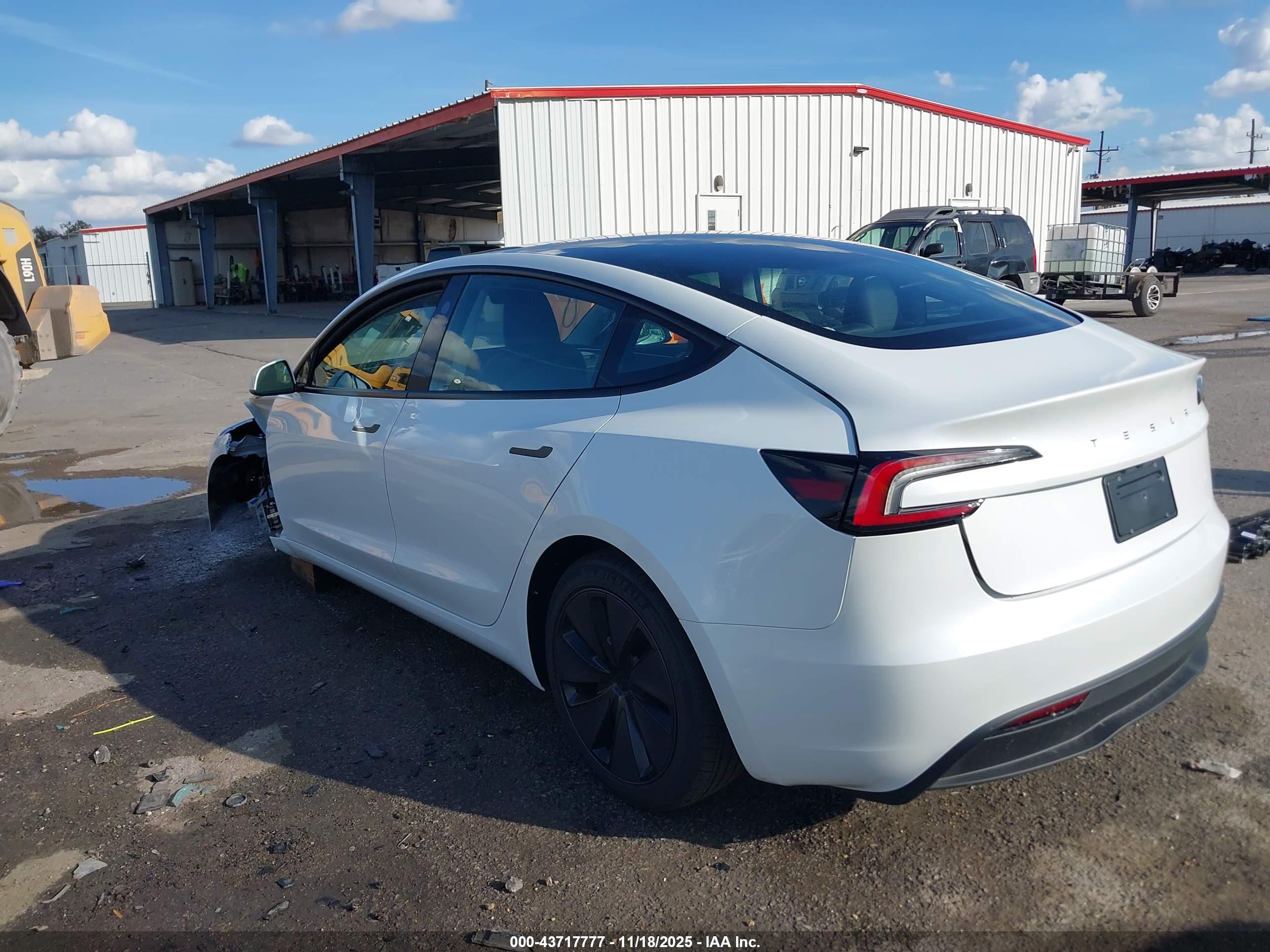 TESLA MODEL image 3