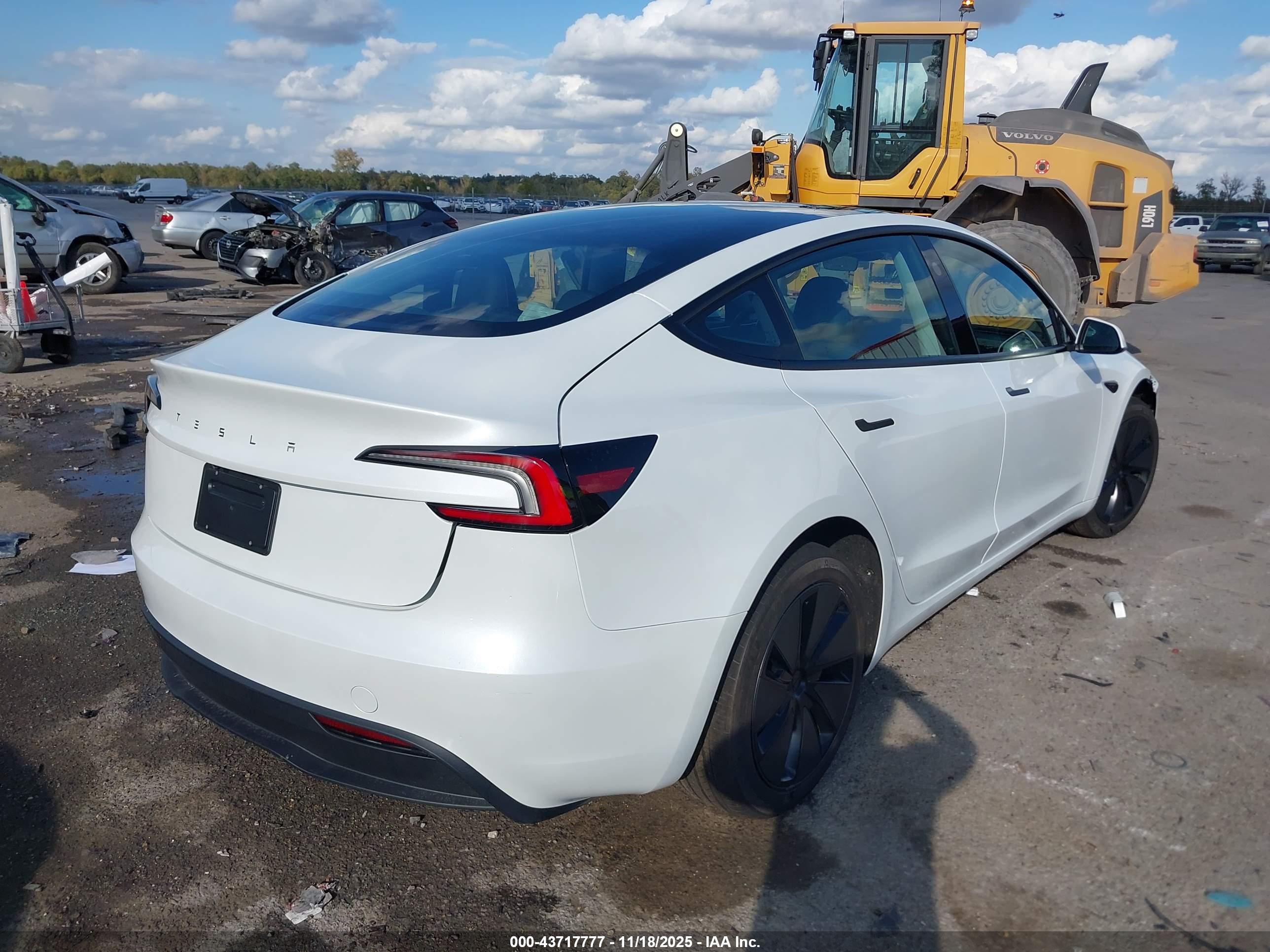 TESLA MODEL image 4