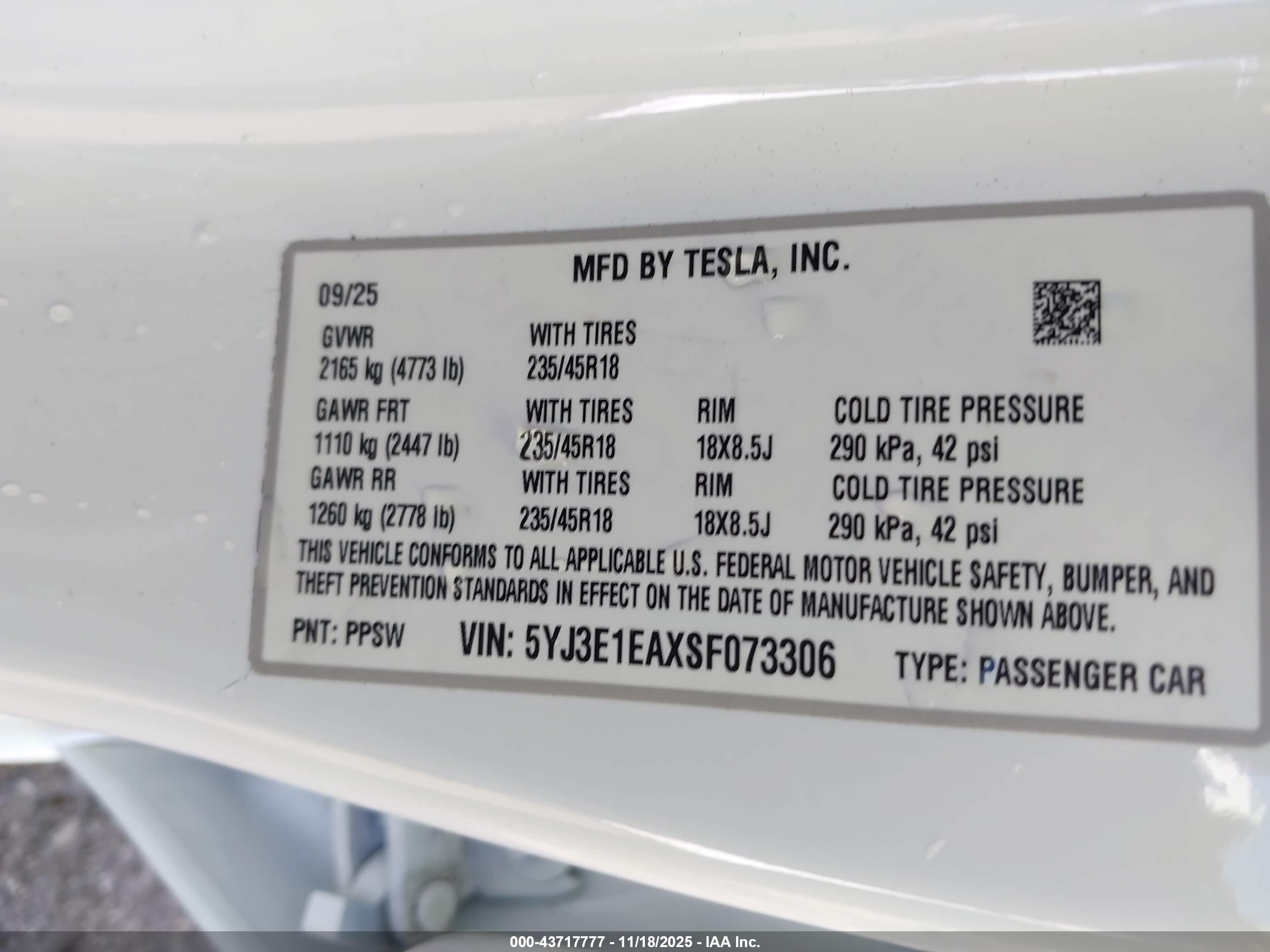 TESLA MODEL image 9