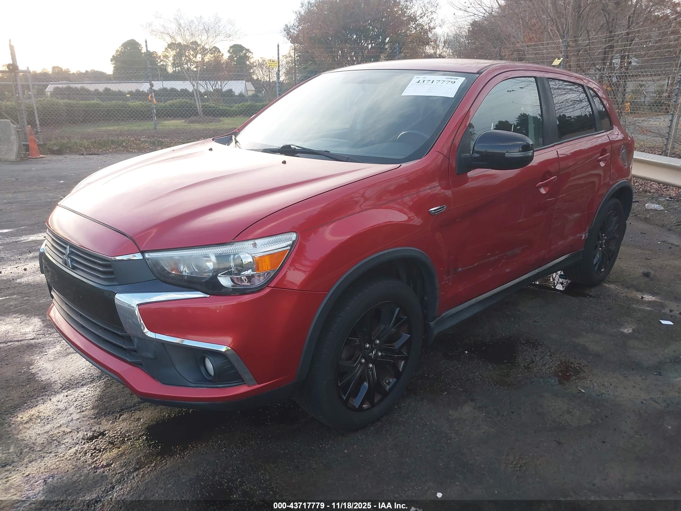 MITSUBISHI OUTLANDER image 2