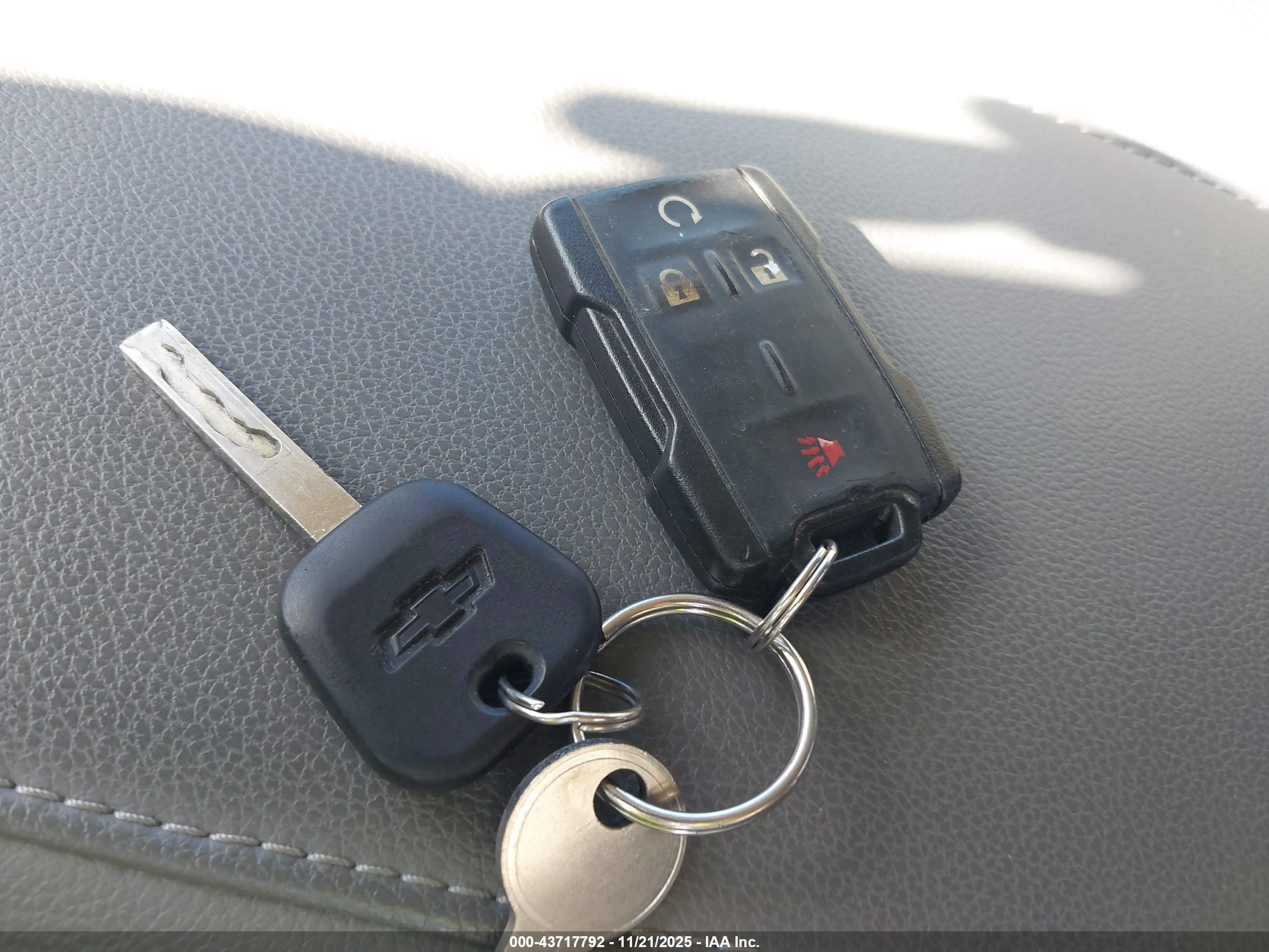 CHEVROLET COLORADO image 11