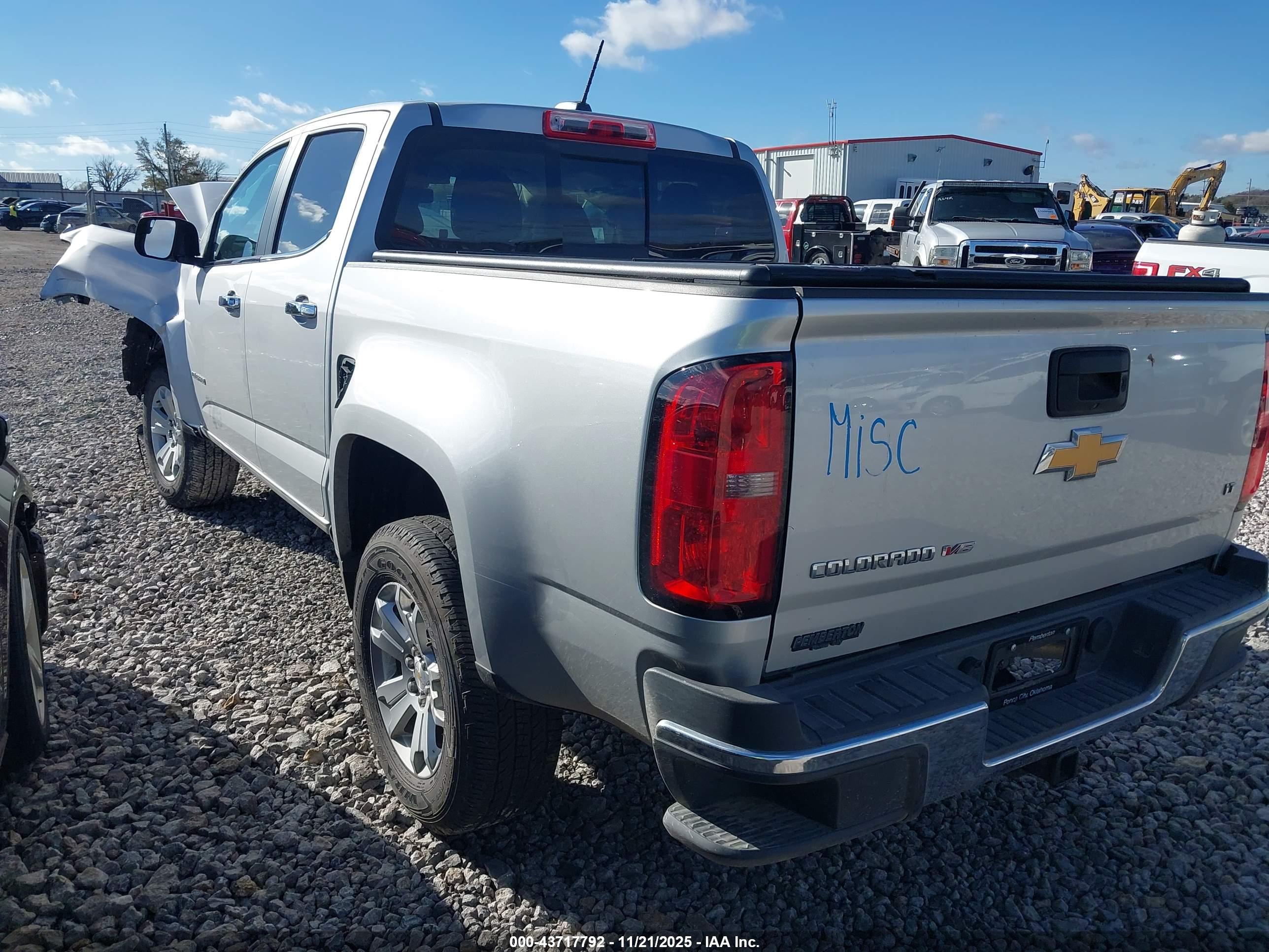 CHEVROLET COLORADO image 3