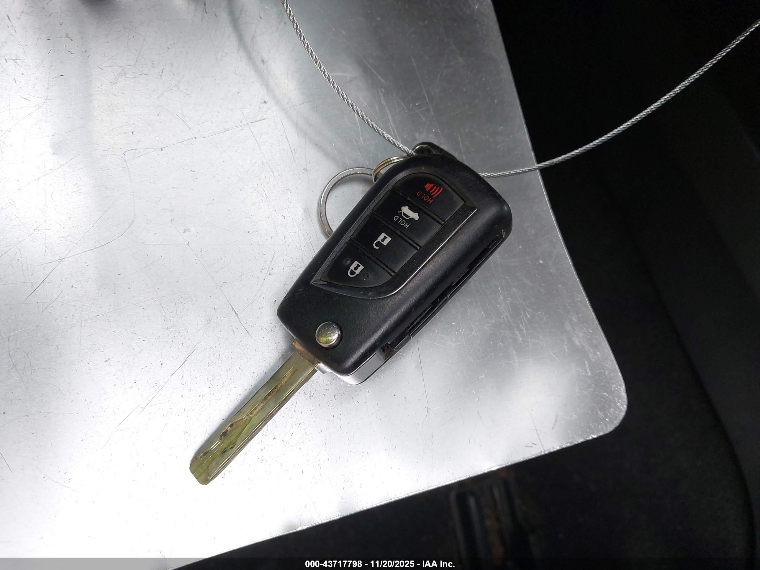 TOYOTA CAMRY image 11