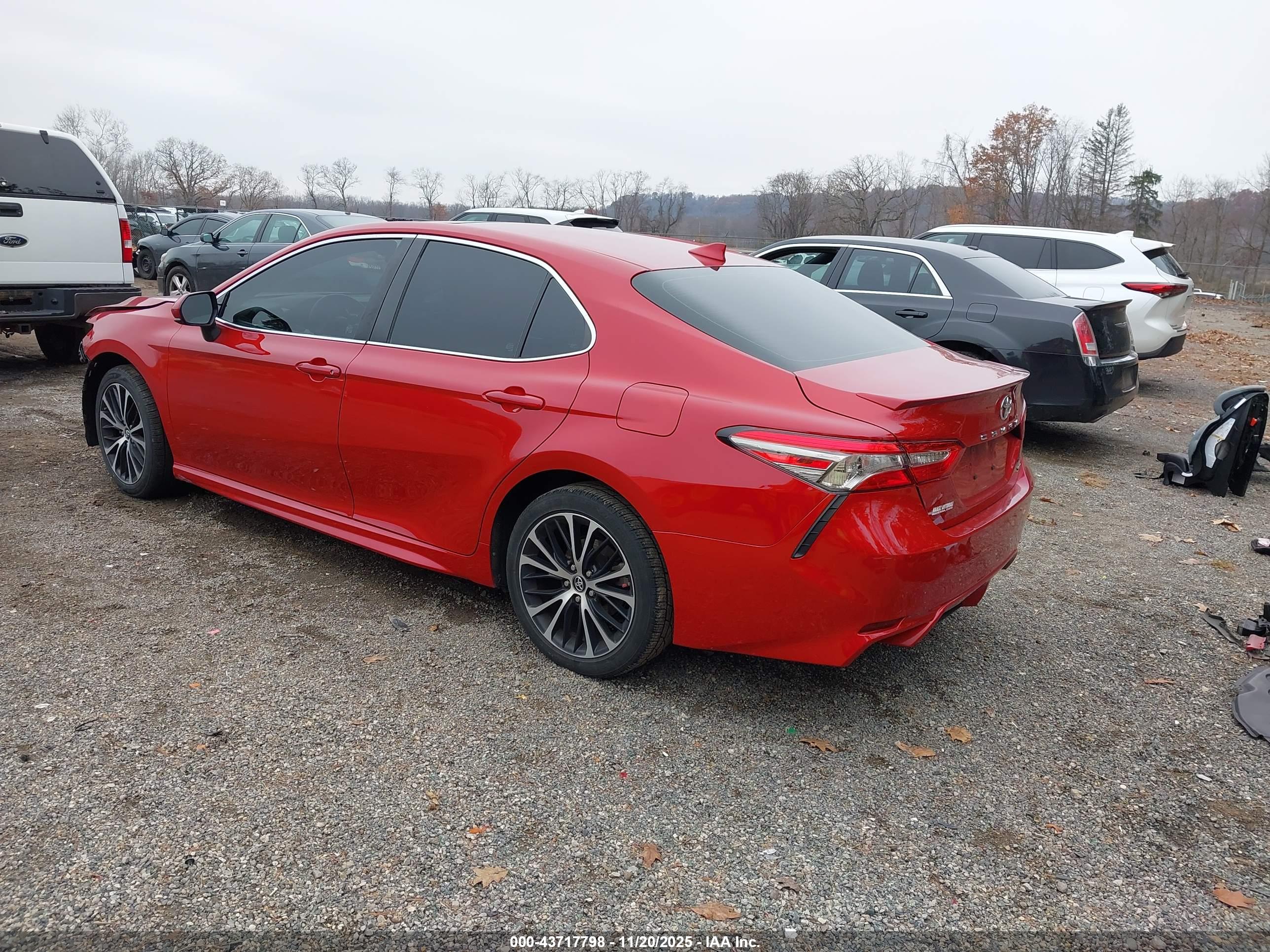 TOYOTA CAMRY image 3