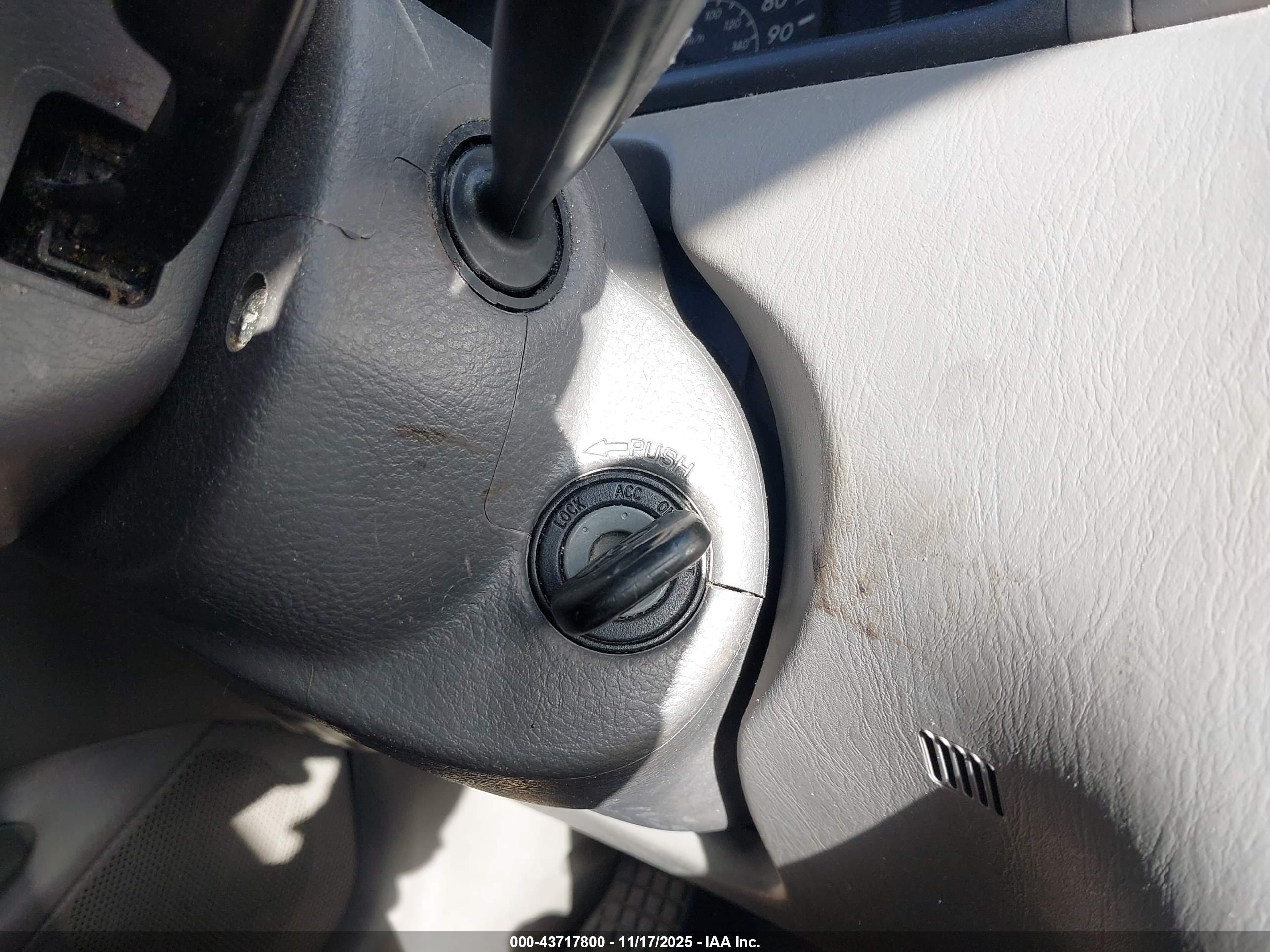 TOYOTA COROLLA image 11