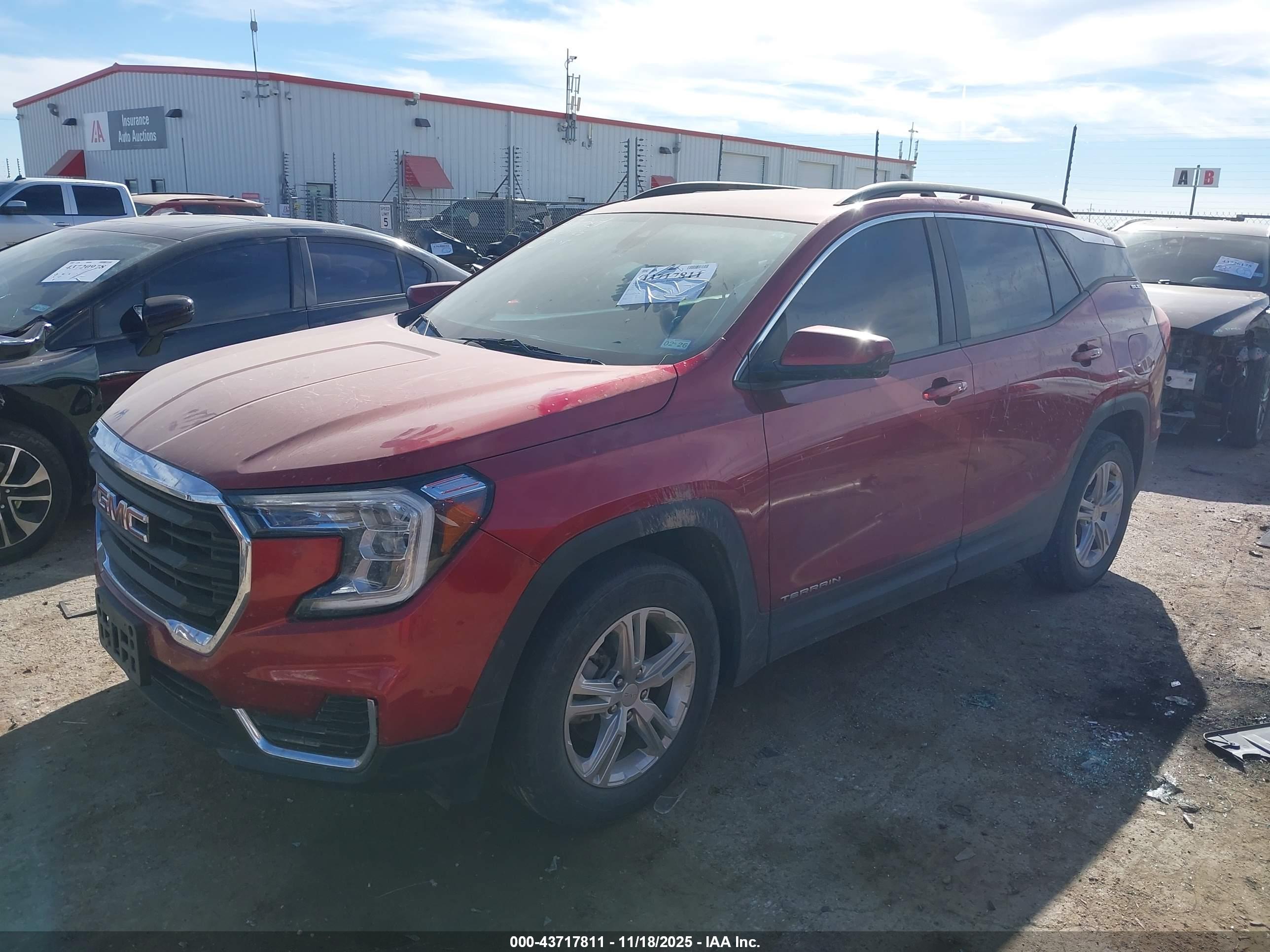 GMC TERRAIN image 2