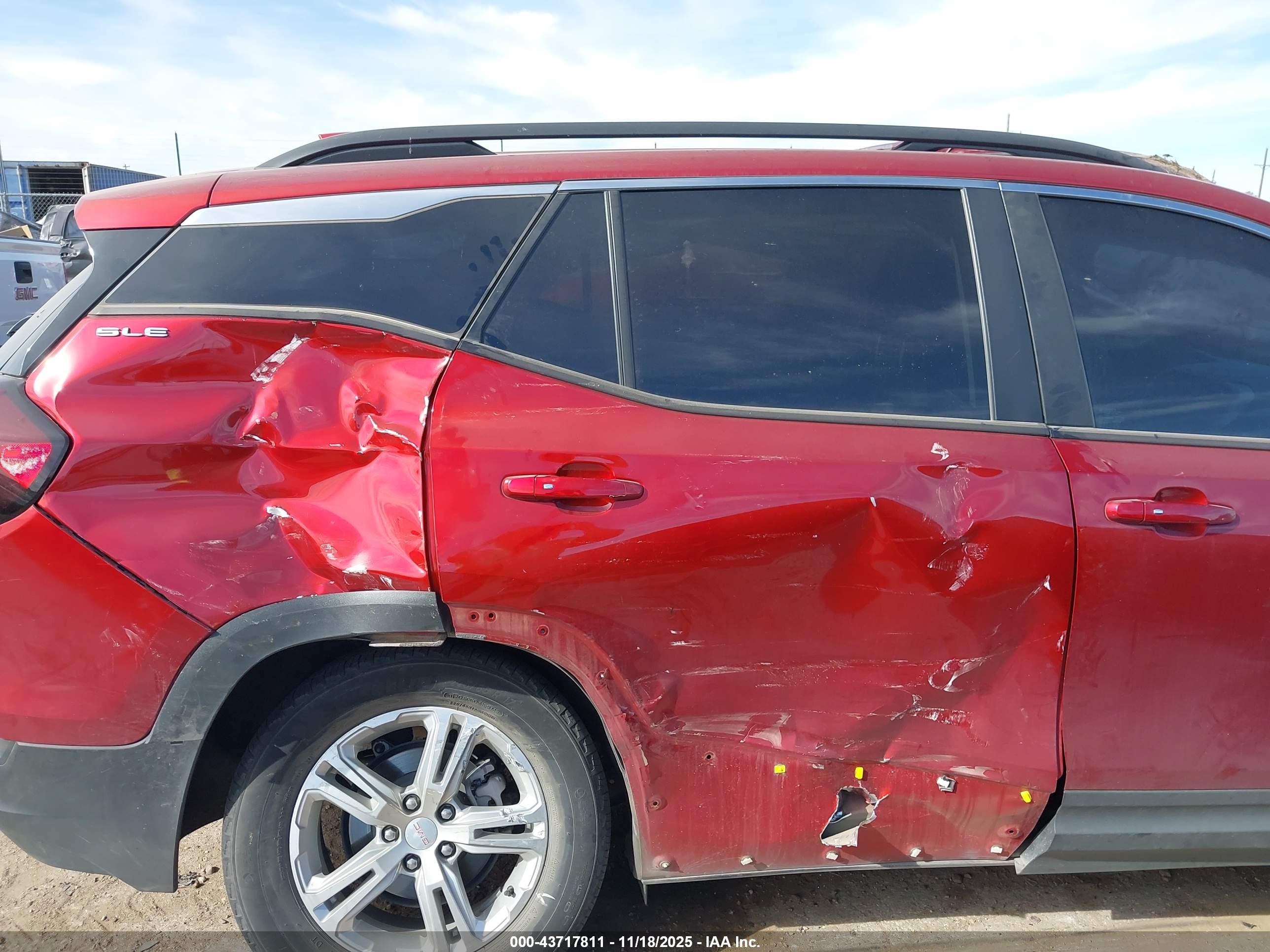GMC TERRAIN image 6