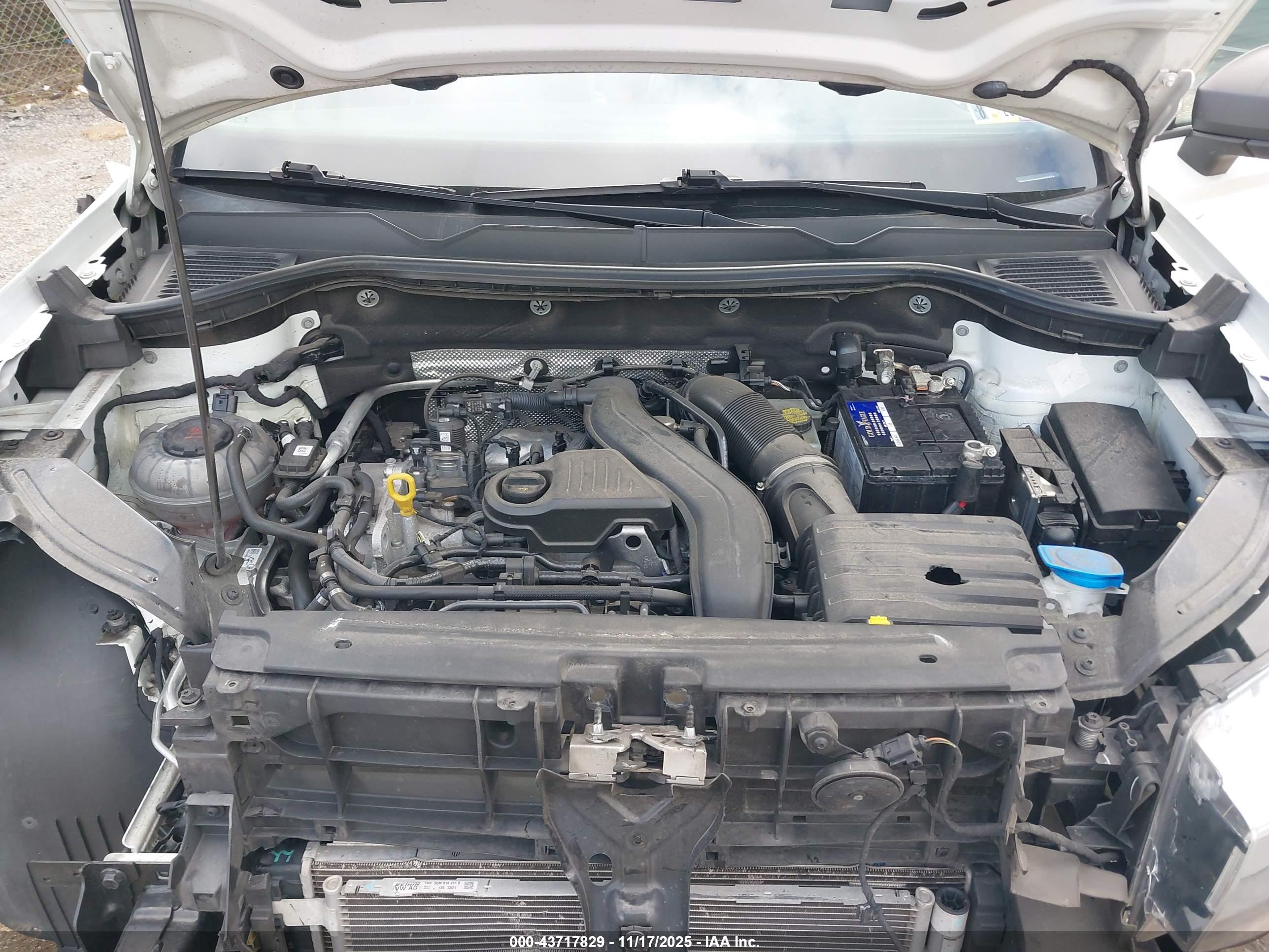VOLKSWAGEN TAOS image 10