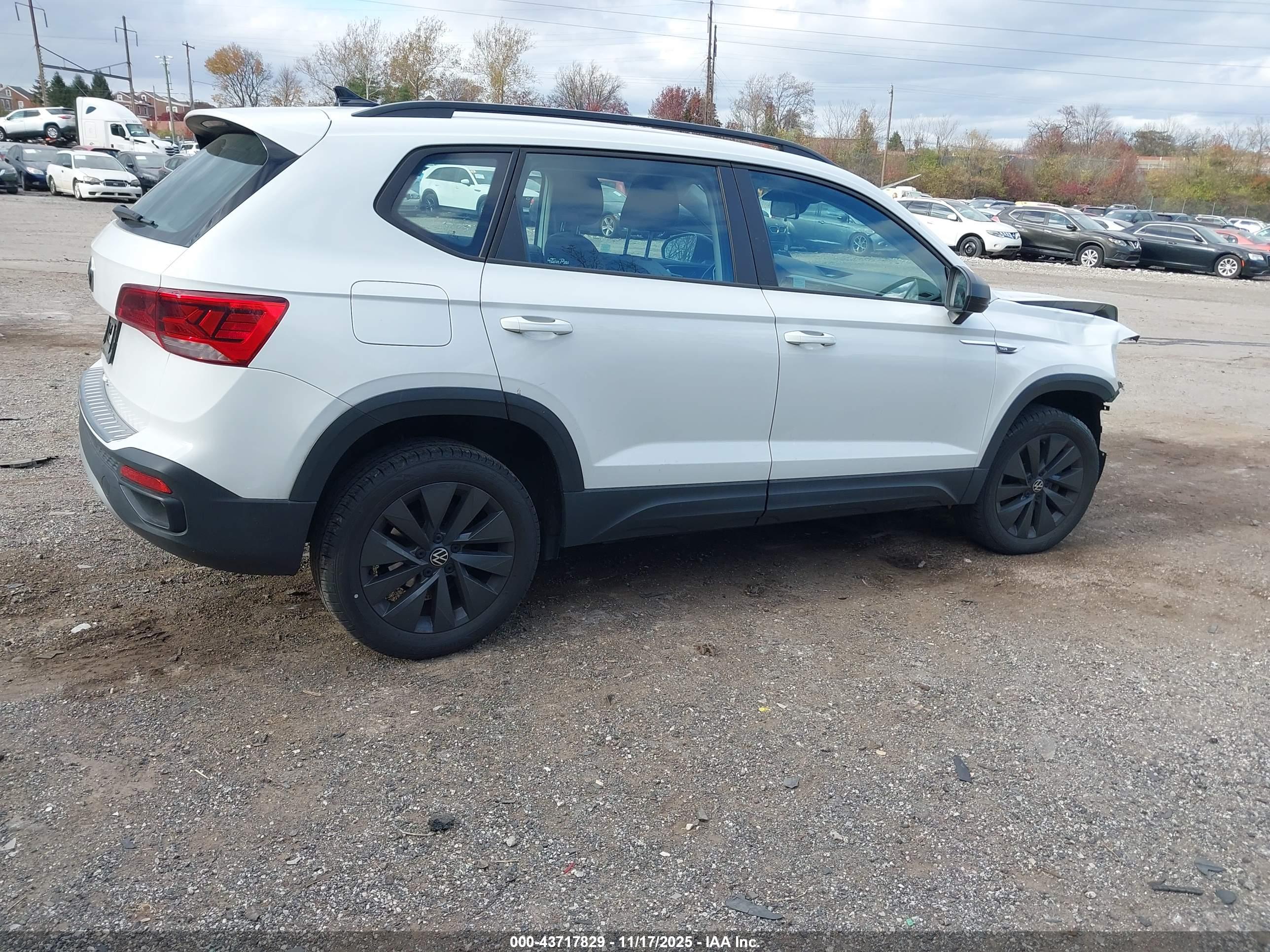 VOLKSWAGEN TAOS image 4