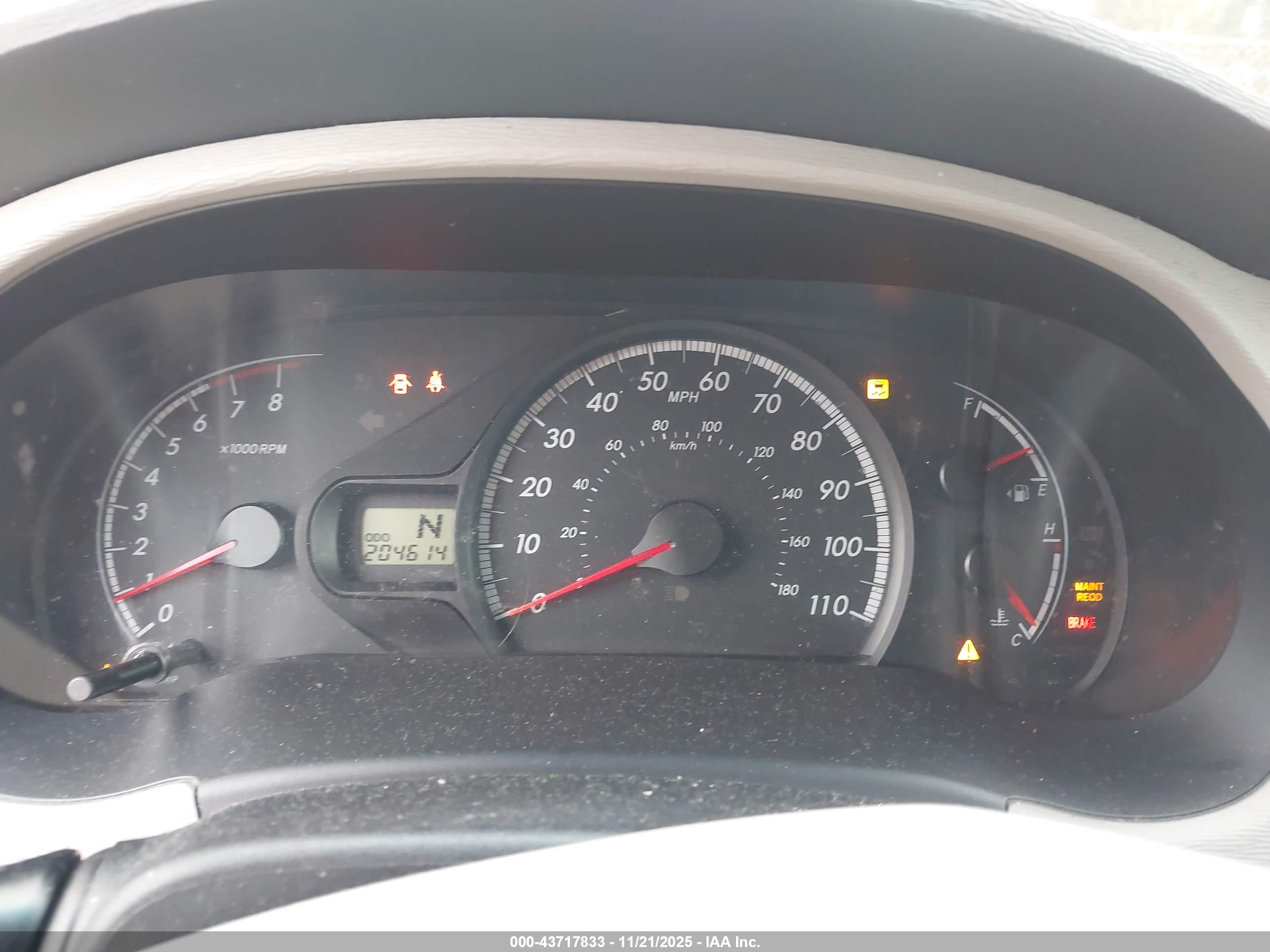 TOYOTA SIENNA image 7