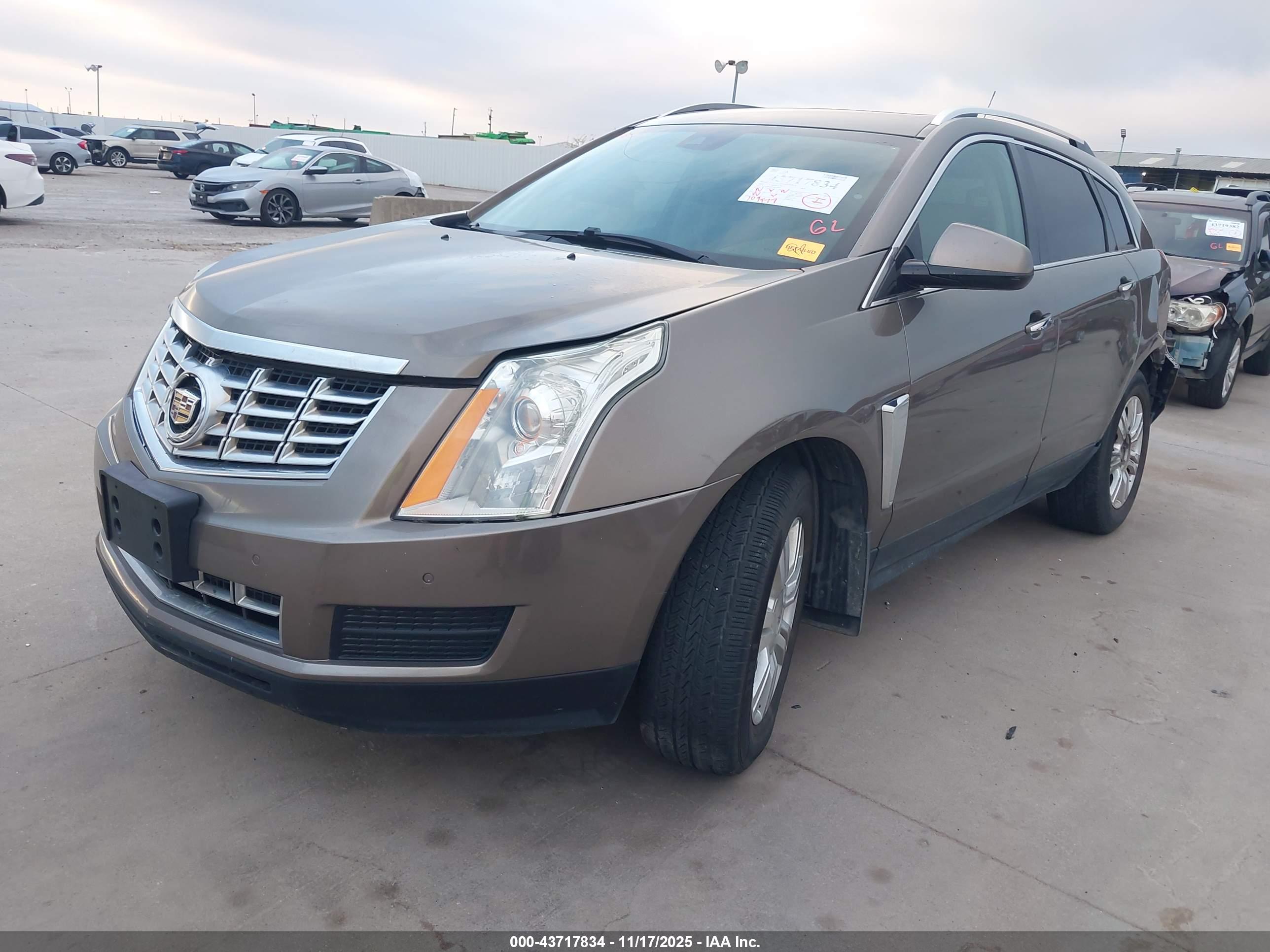 CADILLAC SRX image 2