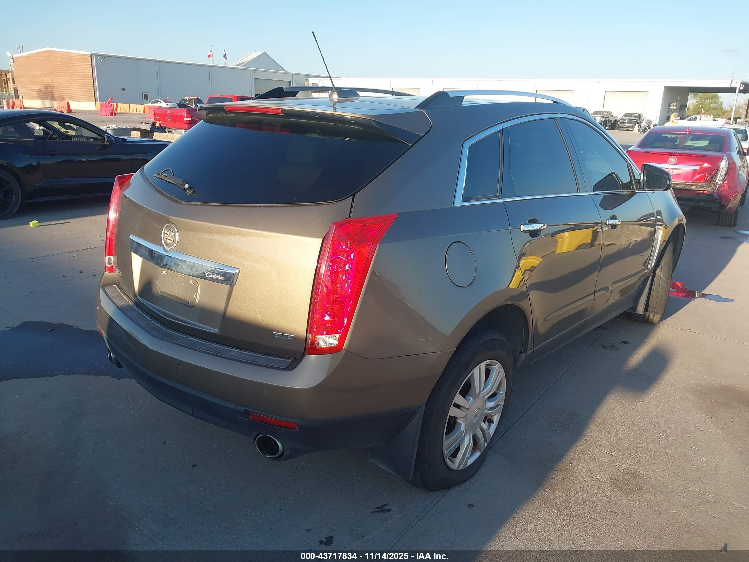 CADILLAC SRX image 4