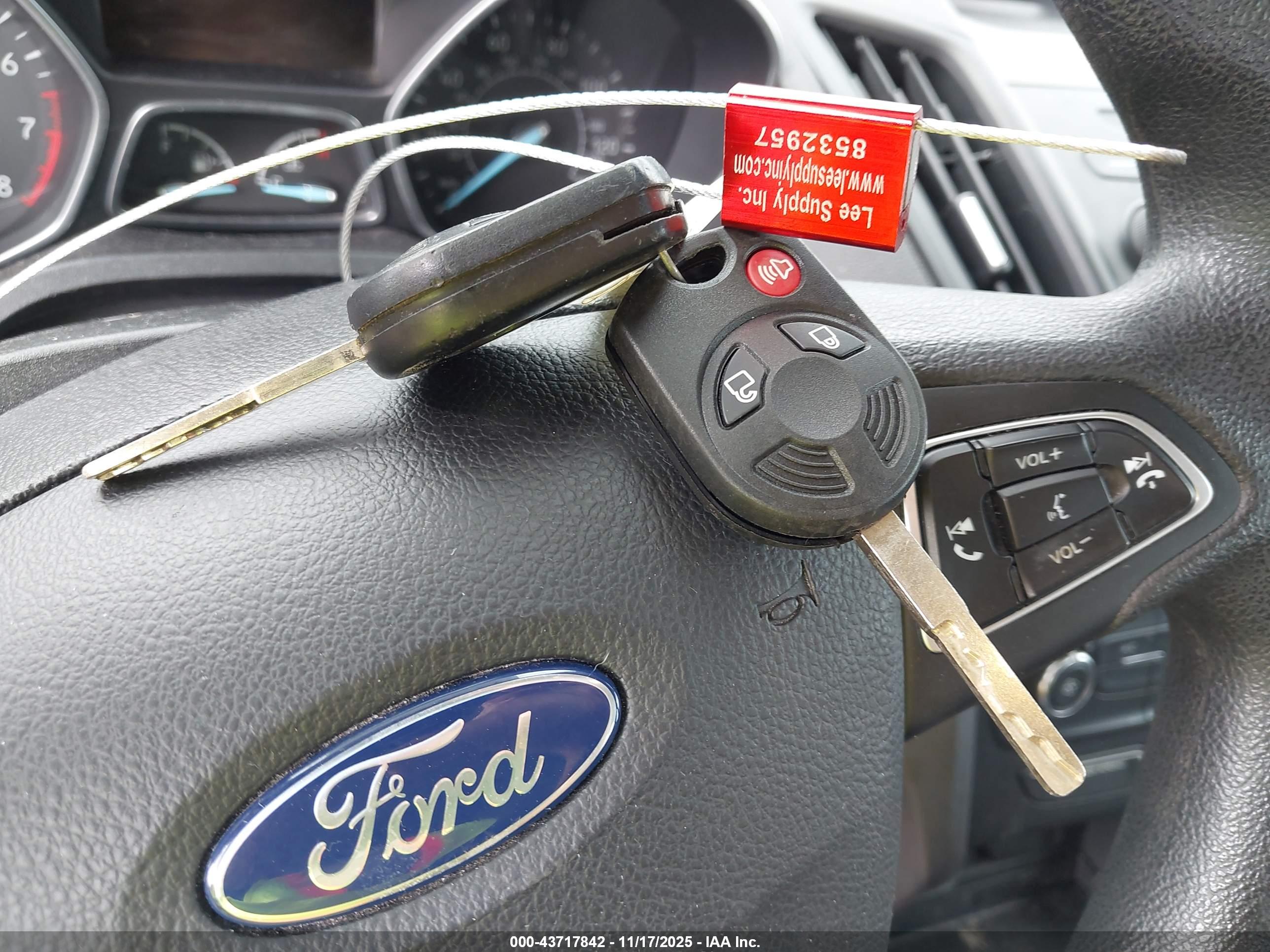 FORD ESCAPE image 11