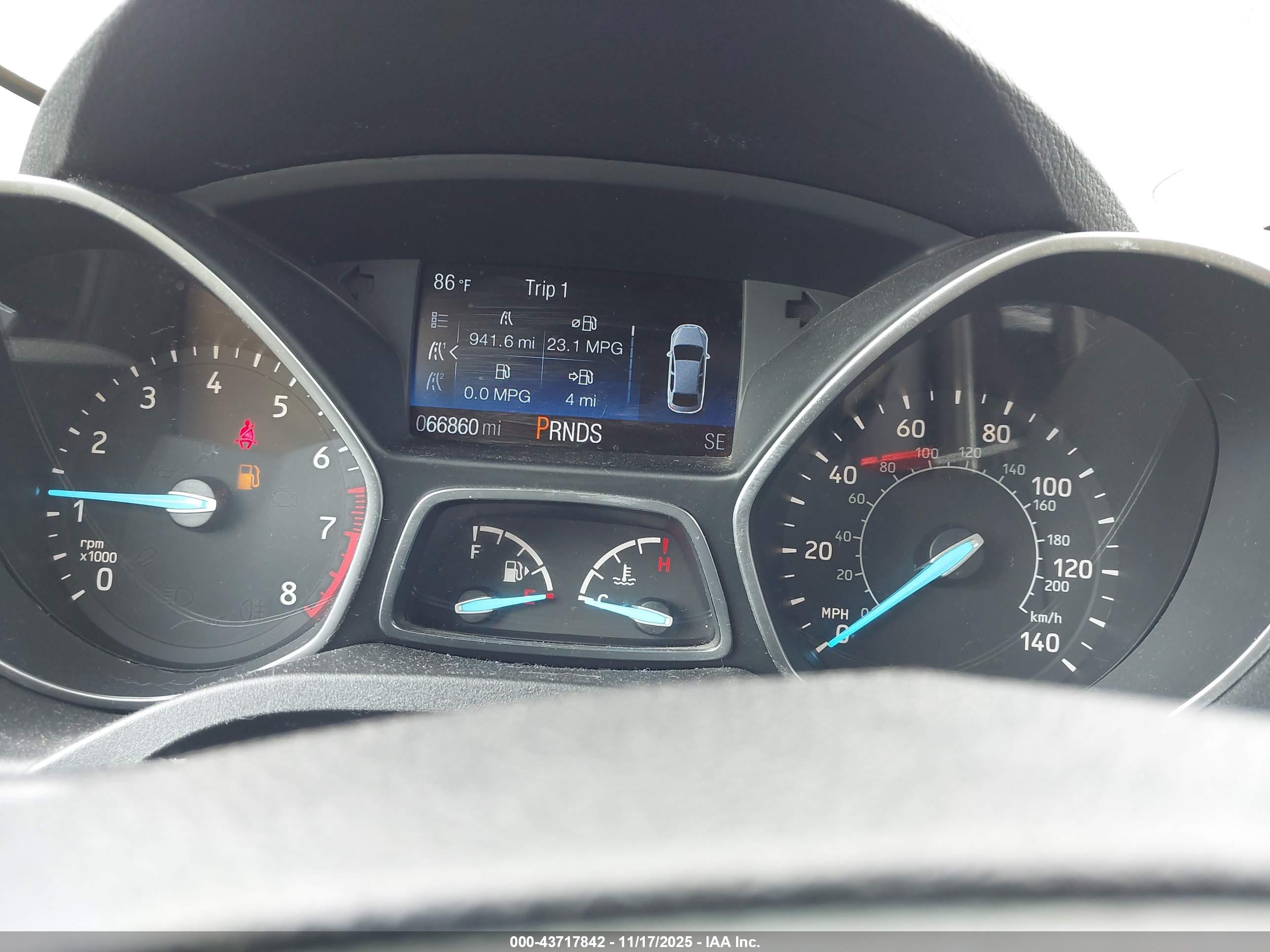 FORD ESCAPE image 7