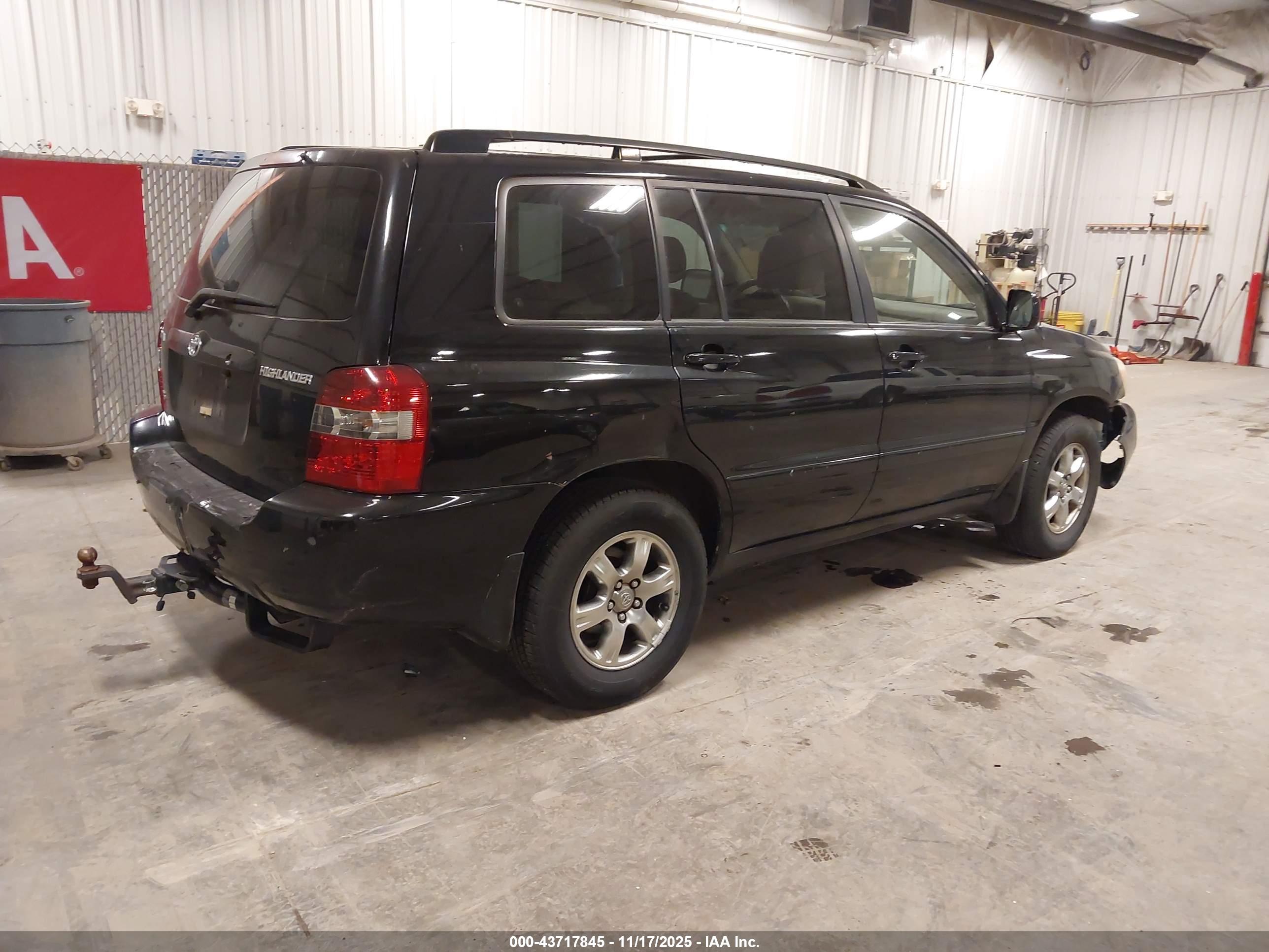TOYOTA HIGHLANDER image 4