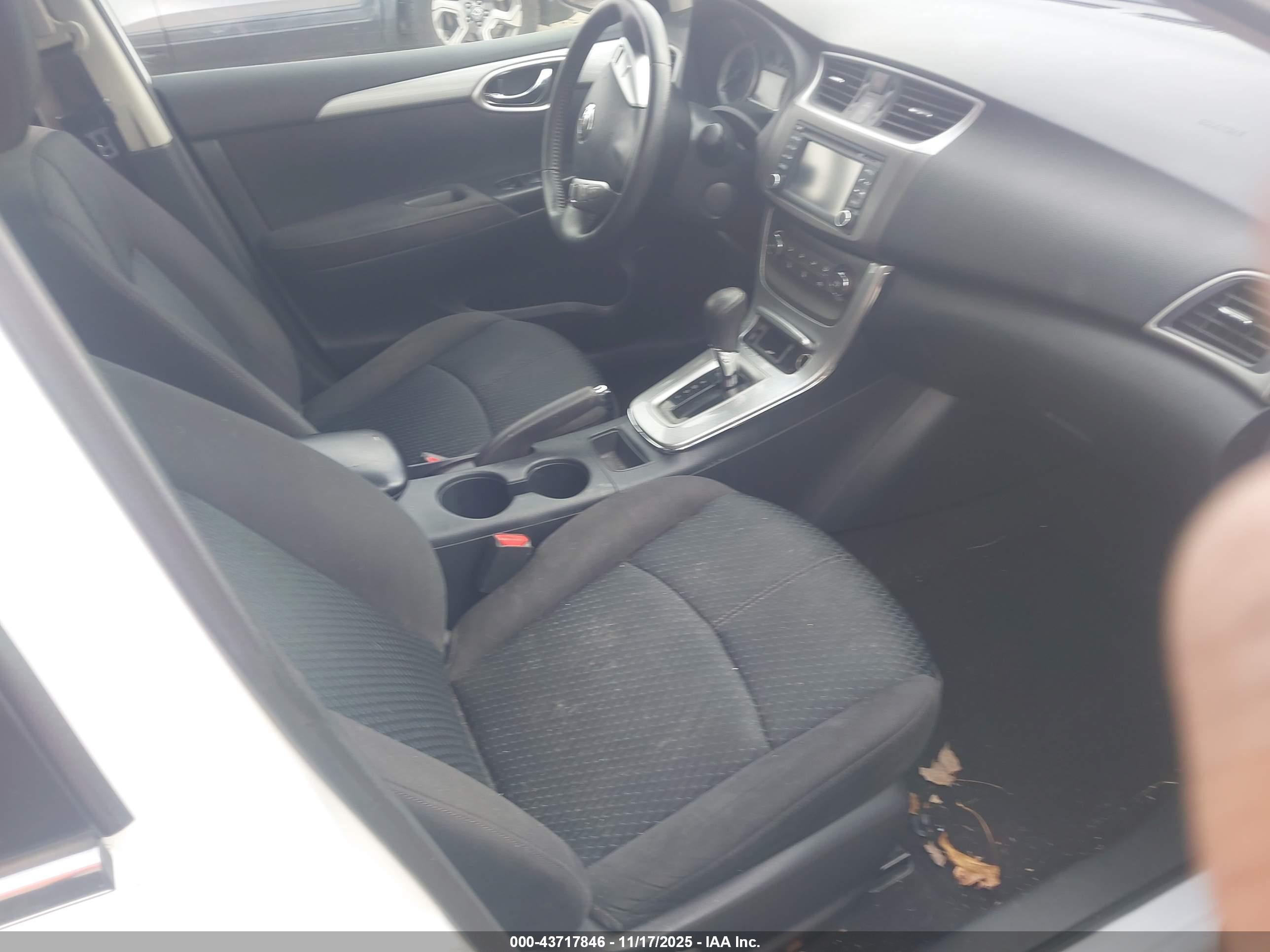 NISSAN SENTRA image 5