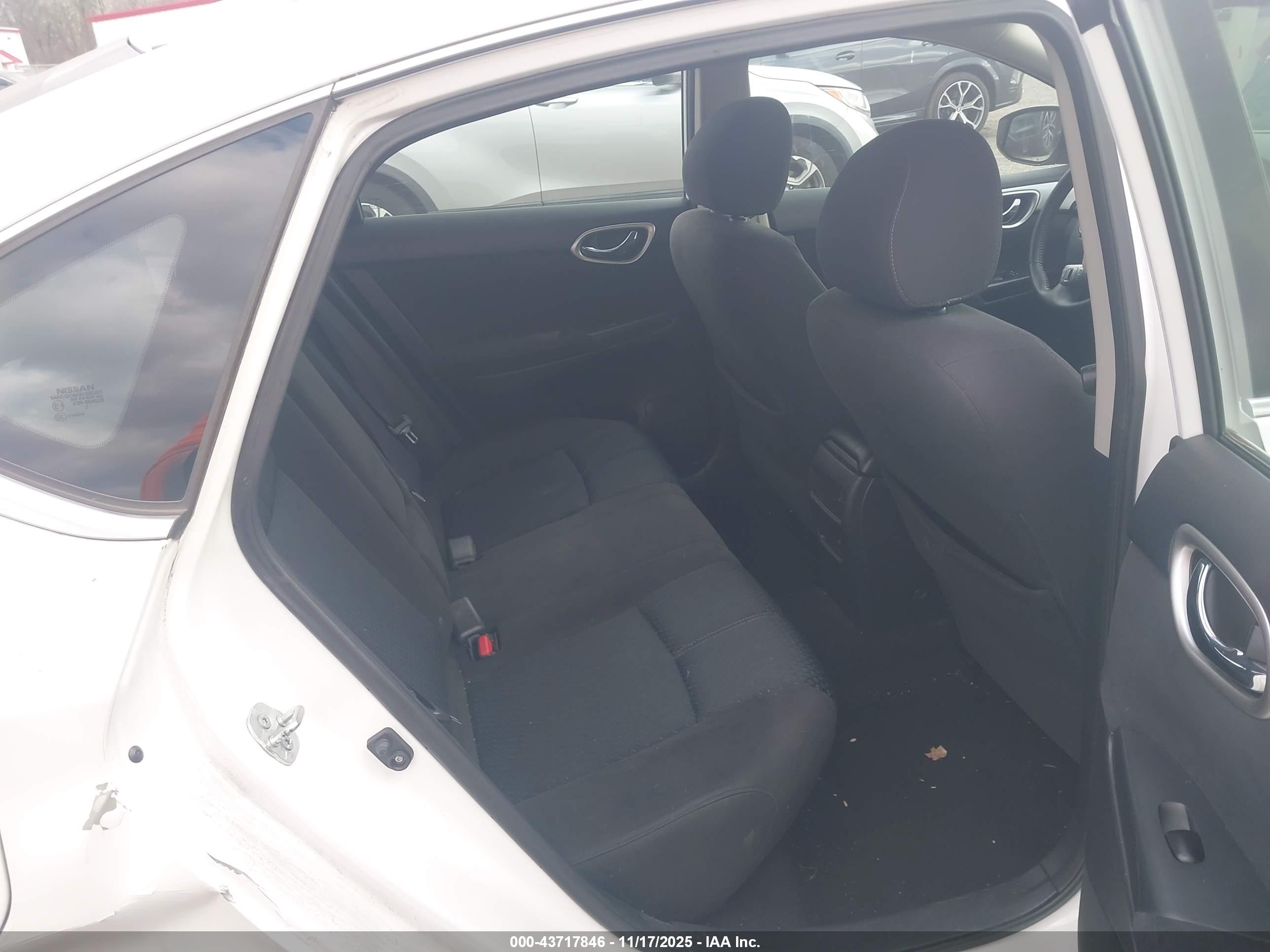 NISSAN SENTRA image 8