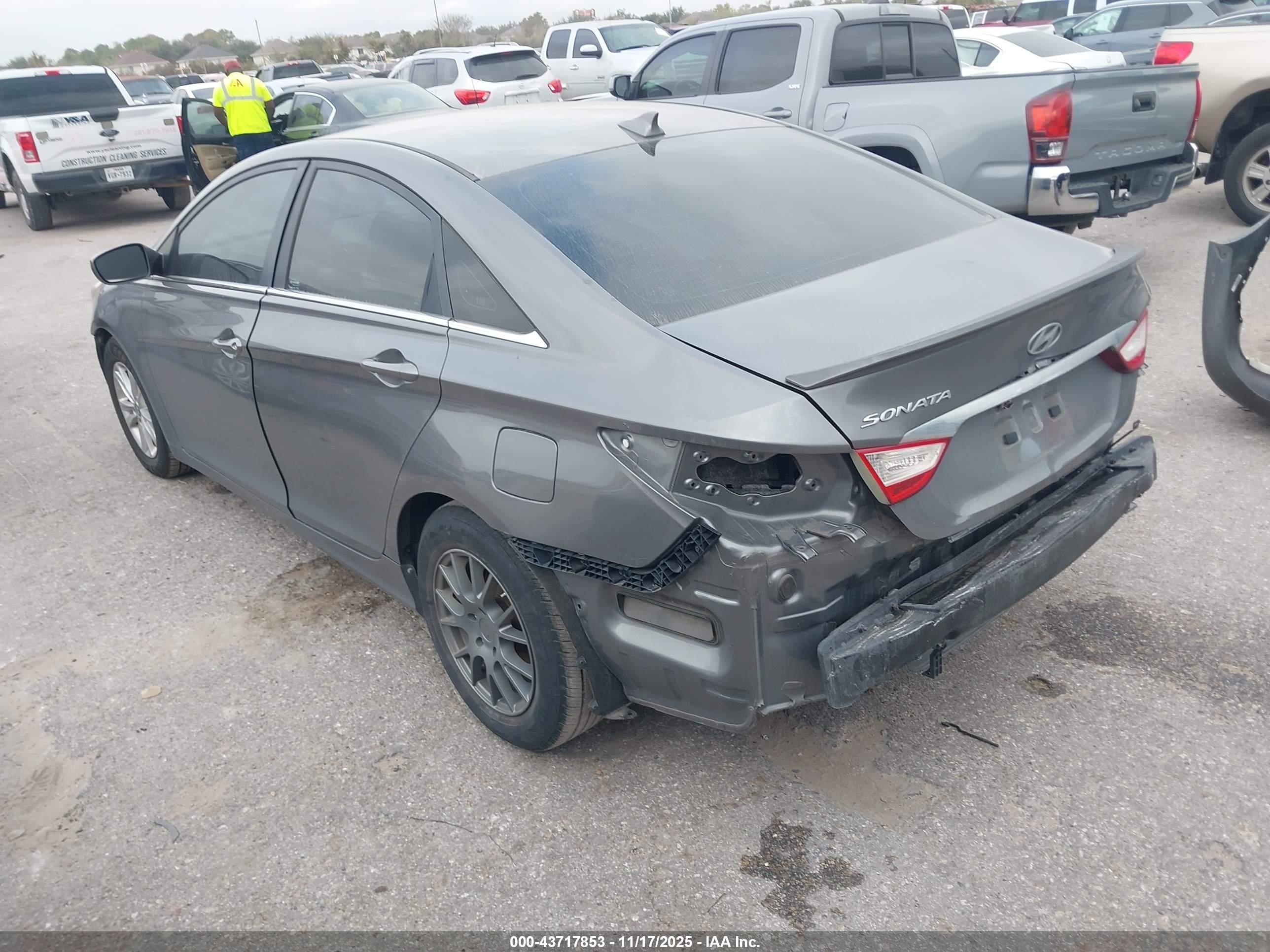 HYUNDAI SONATA image 3