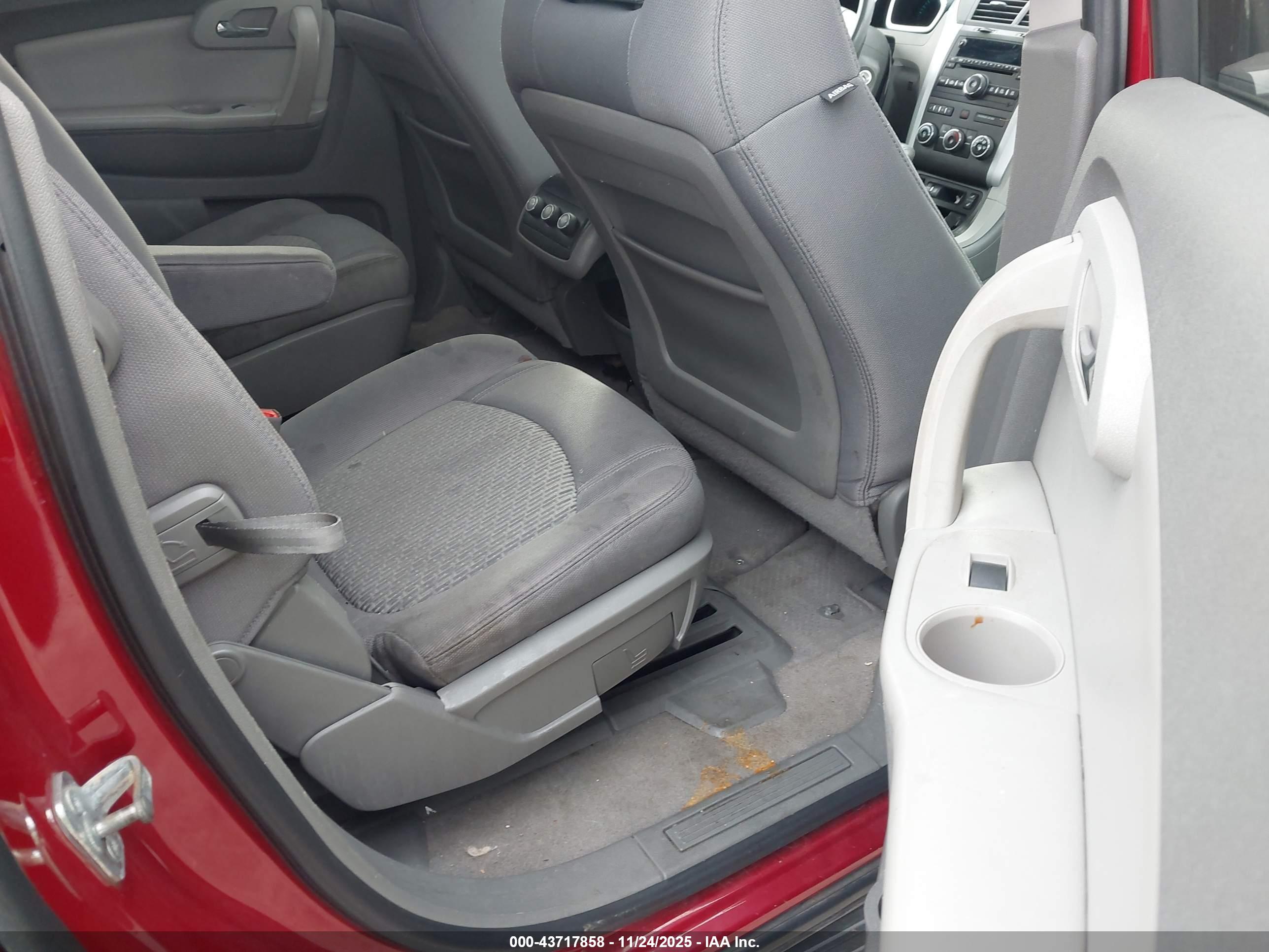 CHEVROLET TRAVERSE image 8
