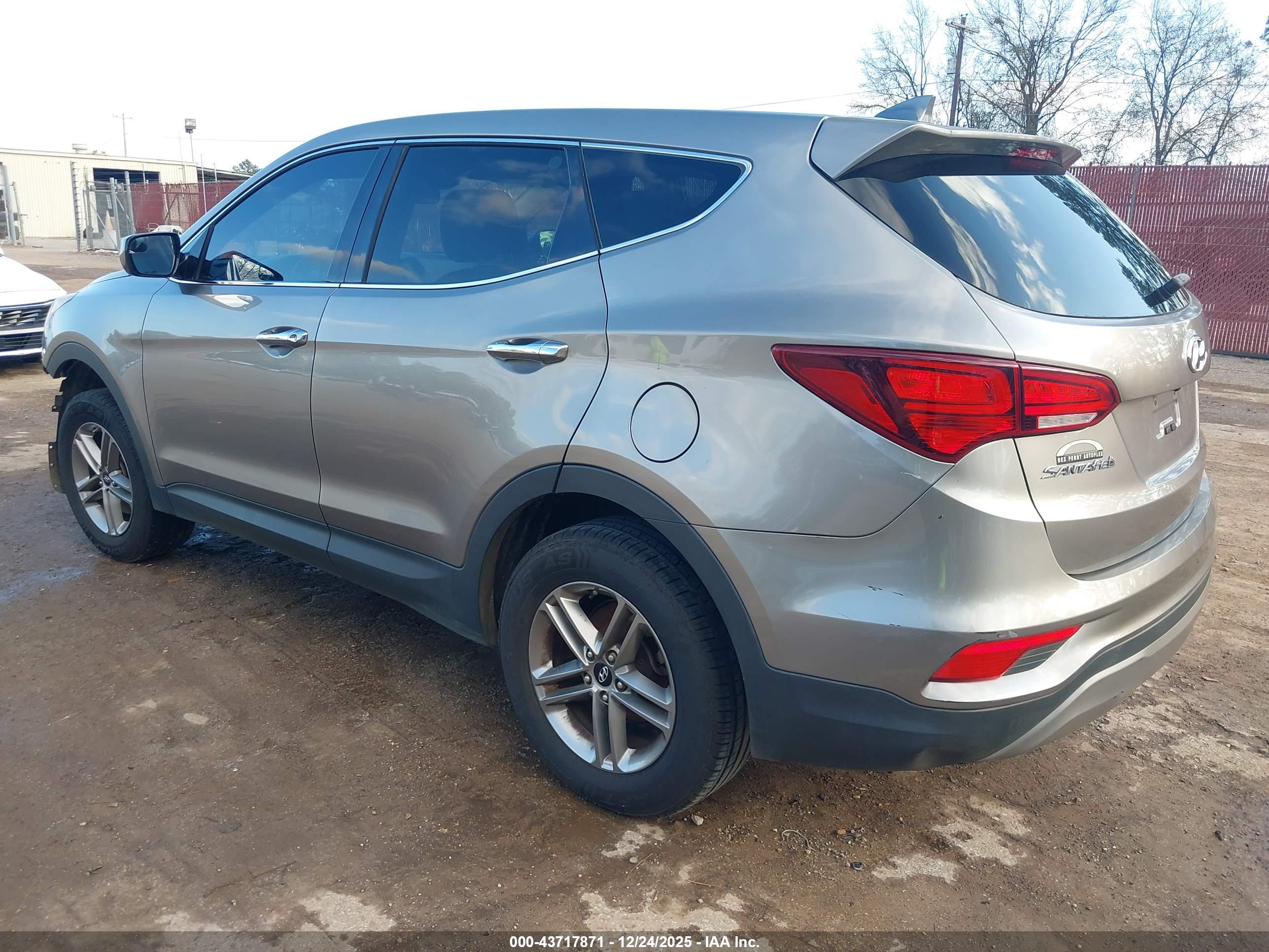 HYUNDAI SANTA image 3