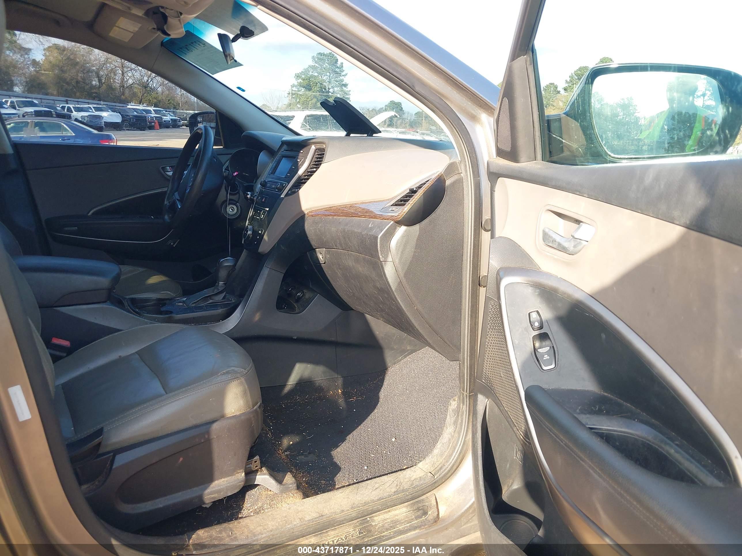 HYUNDAI SANTA image 5