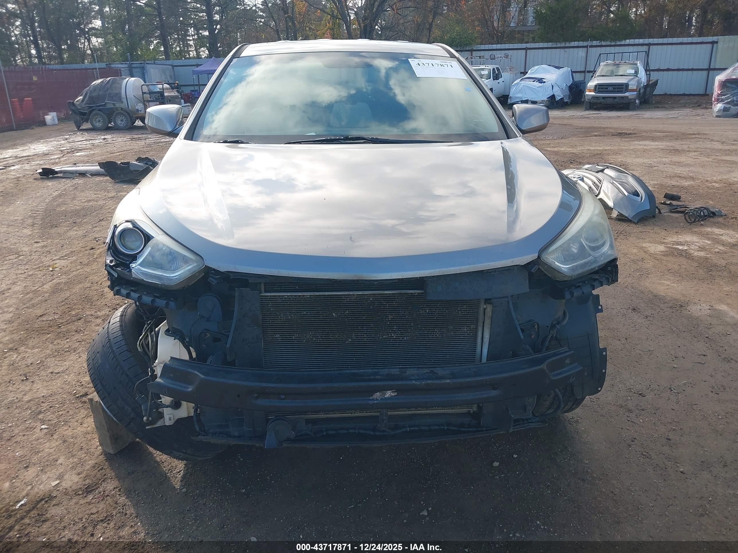 HYUNDAI SANTA image 6
