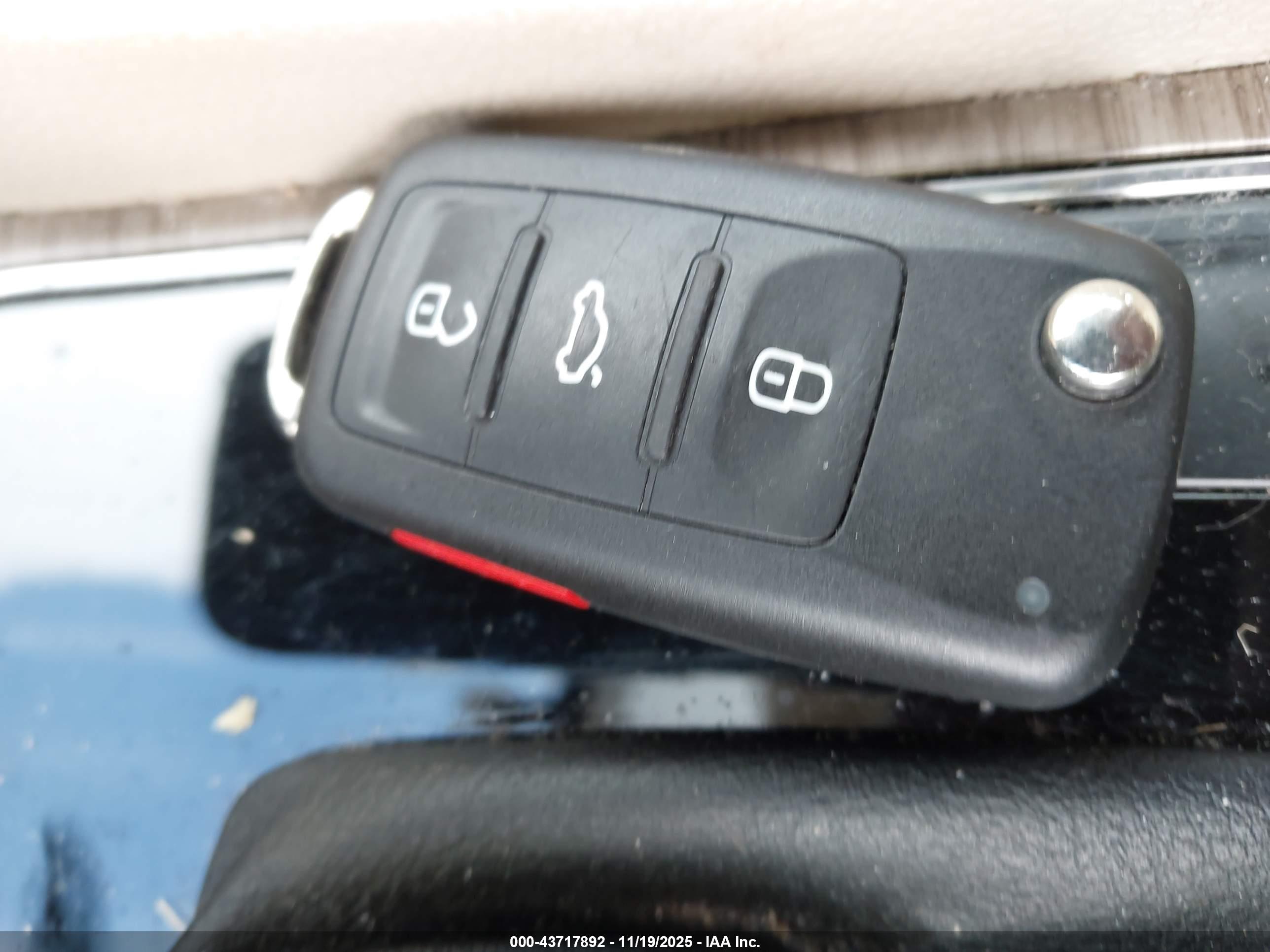 VOLKSWAGEN PASSAT image 11