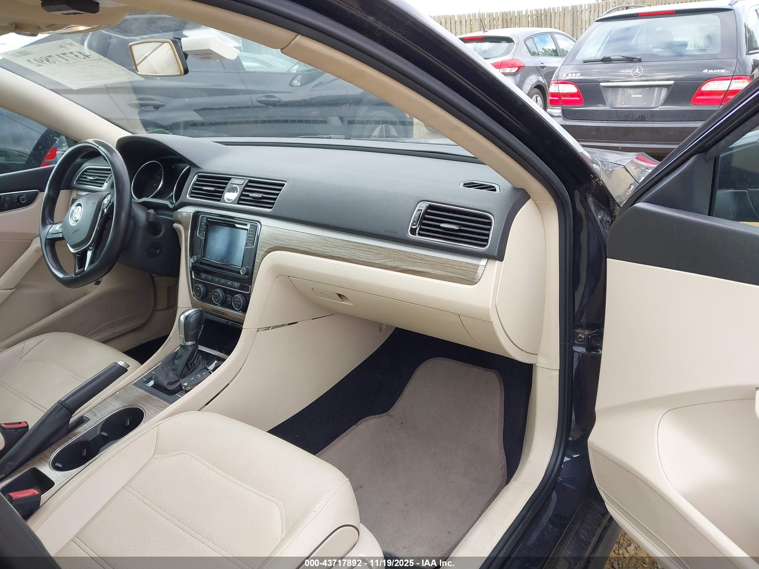 VOLKSWAGEN PASSAT image 5