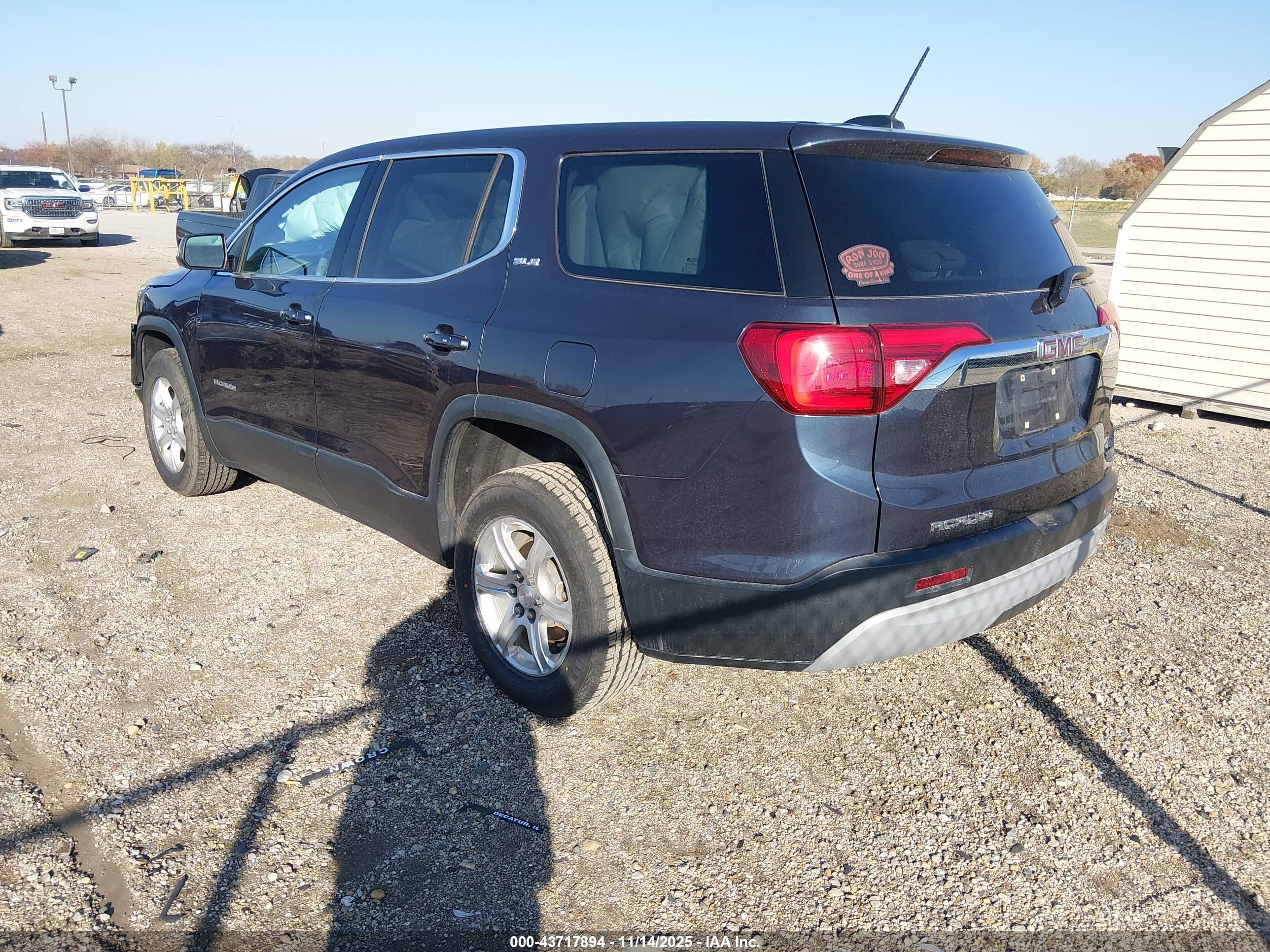 GMC ACADIA image 3